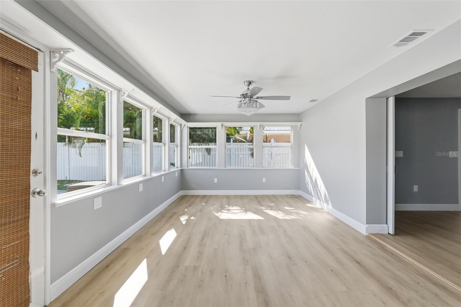 Image 24 of 32 For 101 Michigan Boulevard