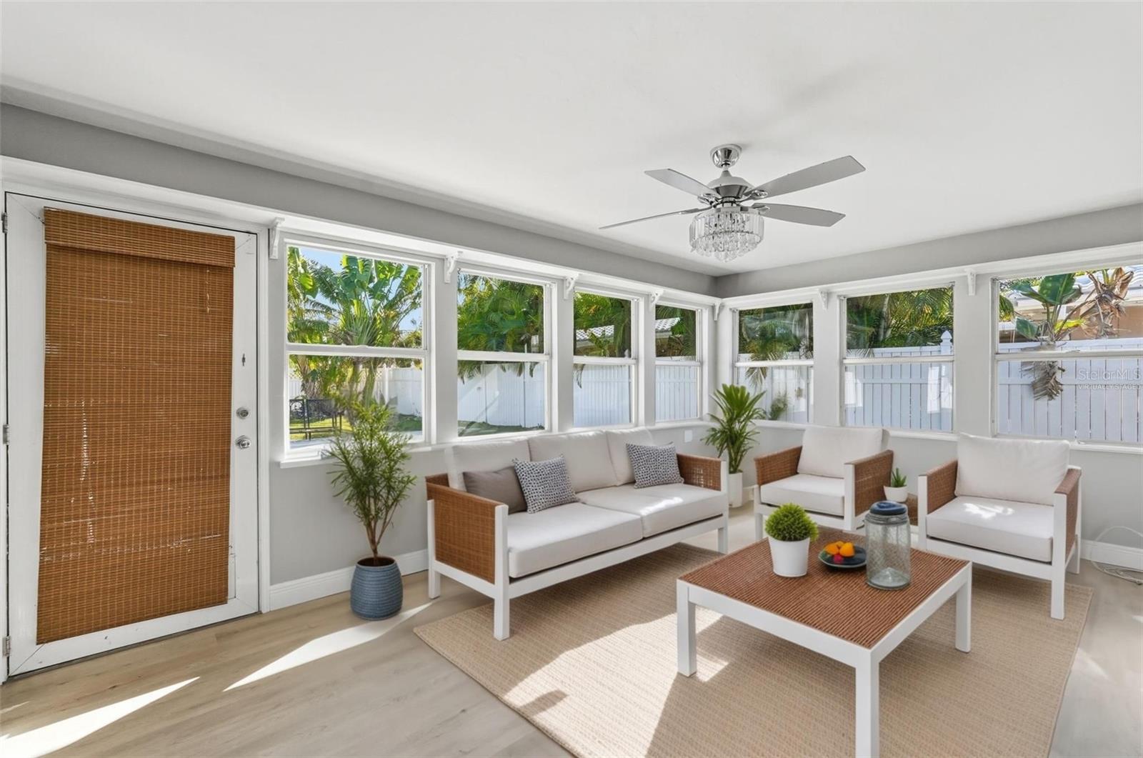 Image 25 of 32 For 101 Michigan Boulevard