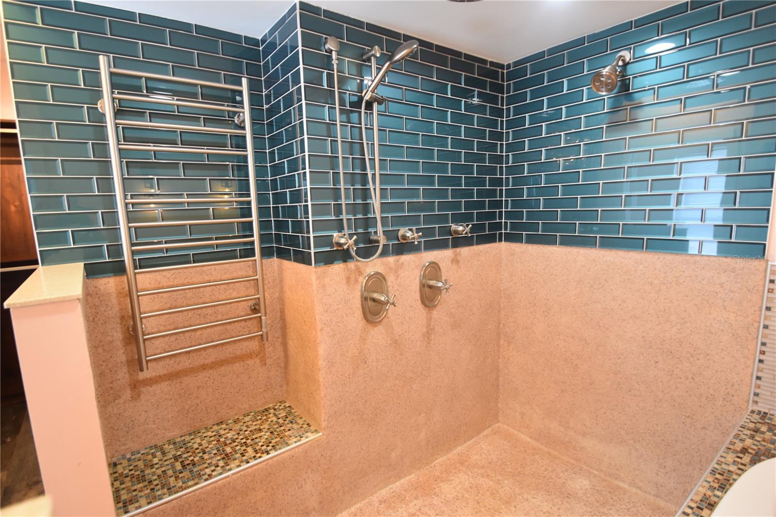 Image 21 of 53 For 2918 10th Street N