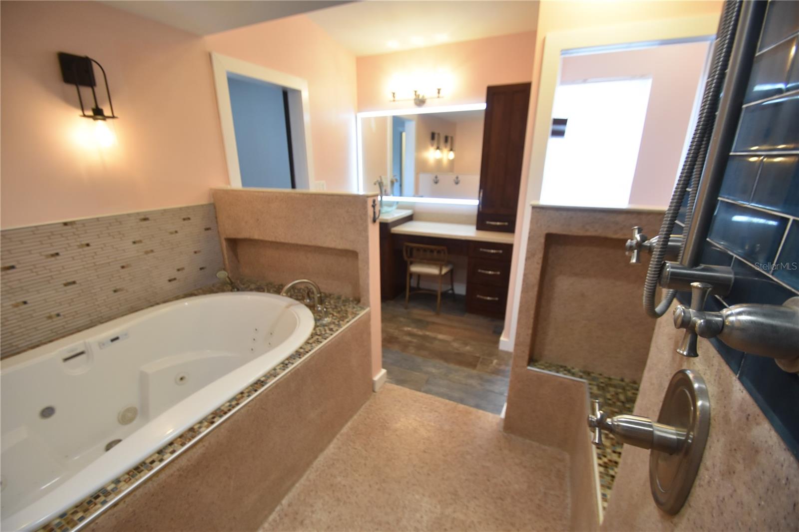 Image 23 of 53 For 2918 10th Street N