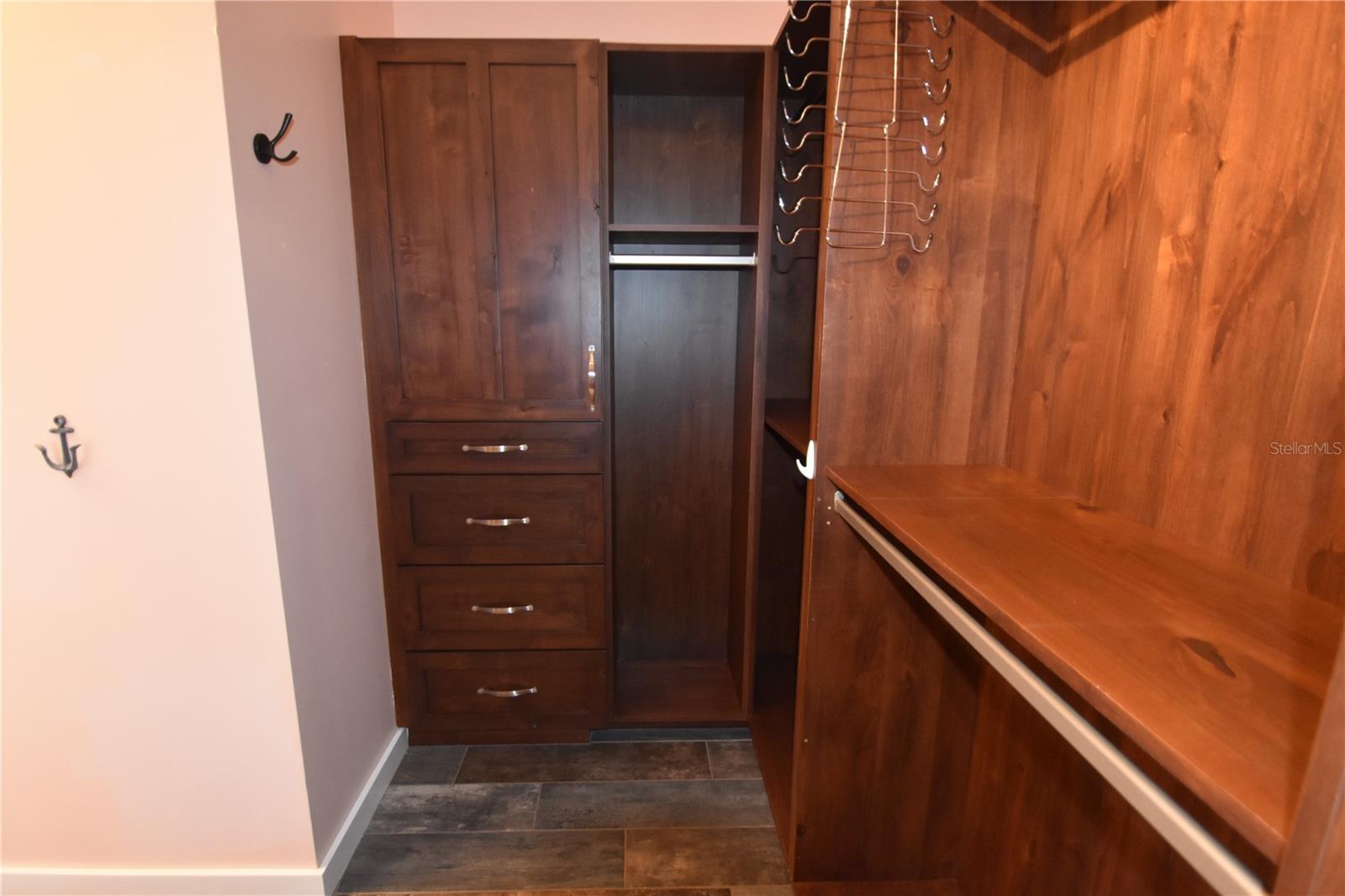 Image 27 of 53 For 2918 10th Street N