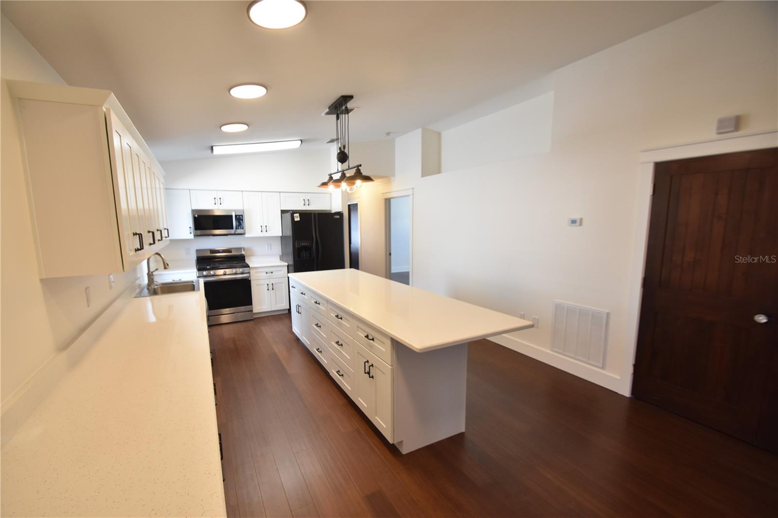 Image 32 of 53 For 2918 10th Street N