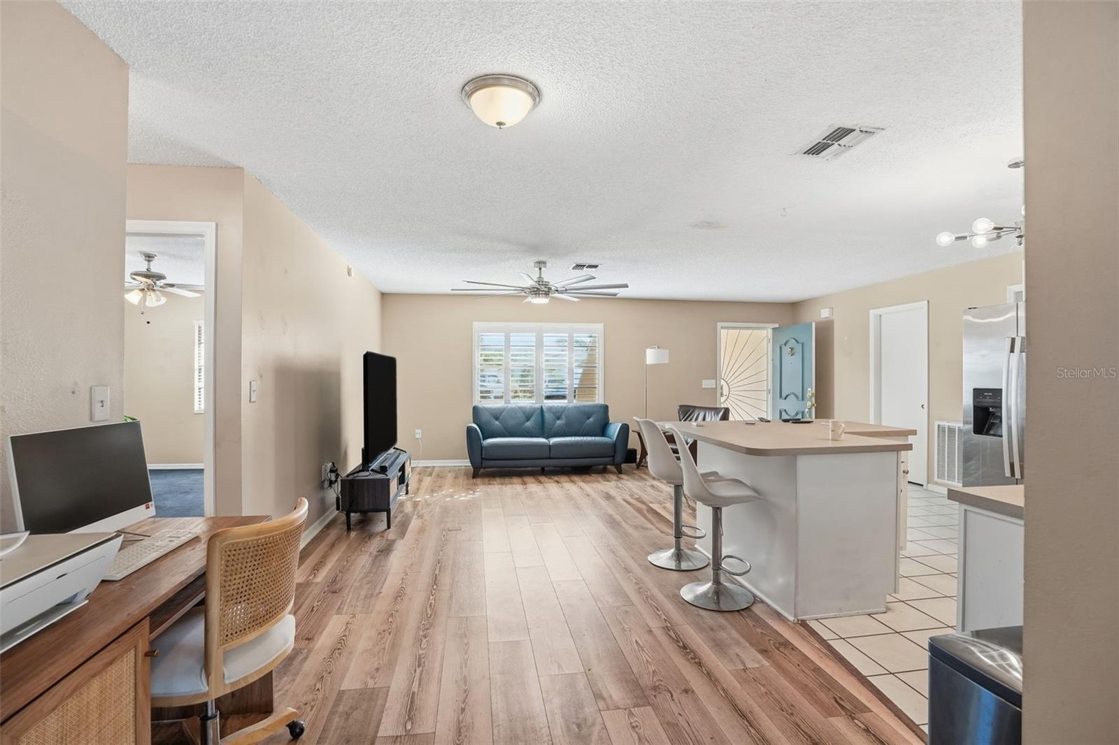 Listing photo id 10 for 2109 Deborah Drive