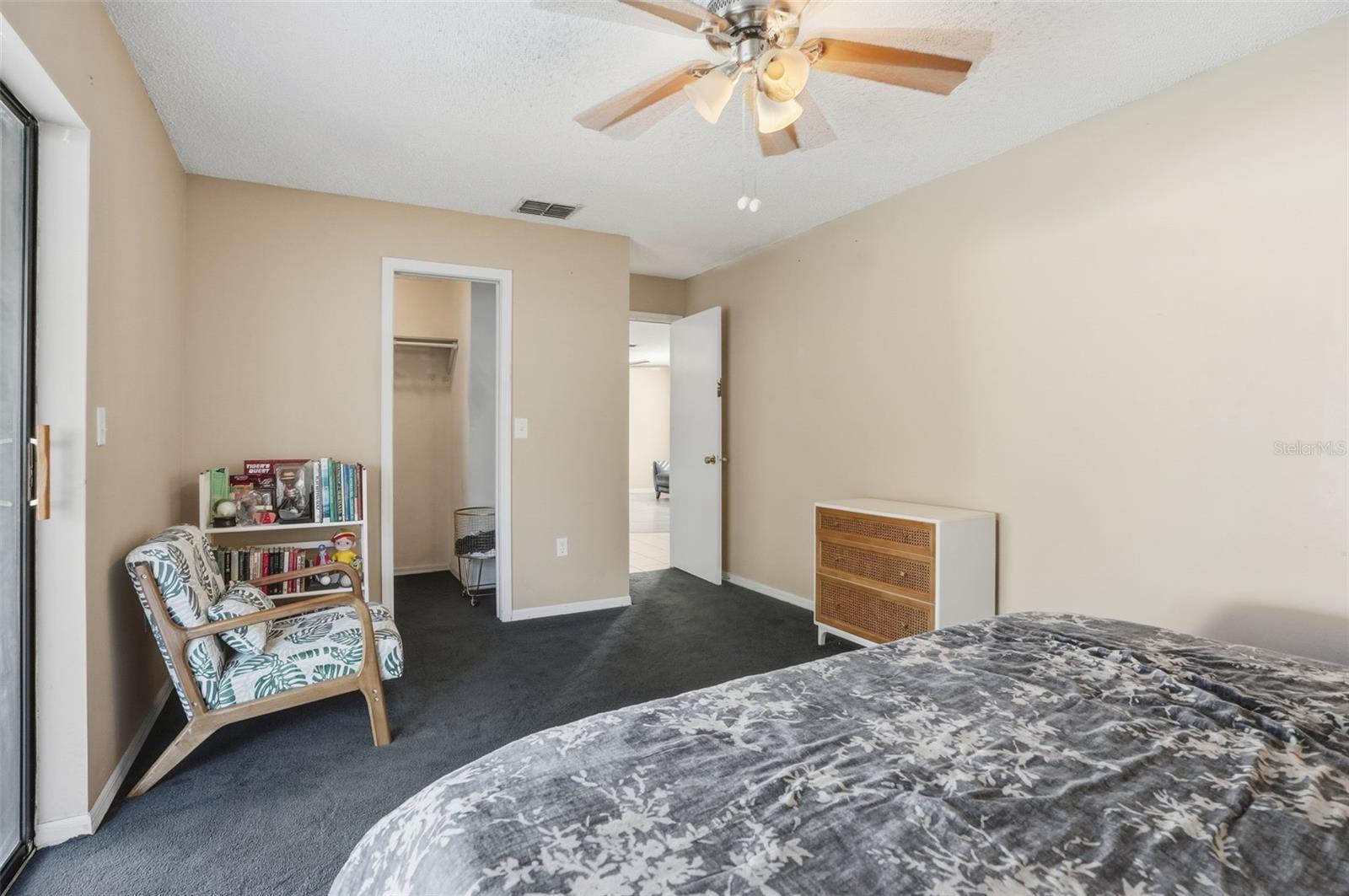 Listing photo id 24 for 2109 Deborah Drive