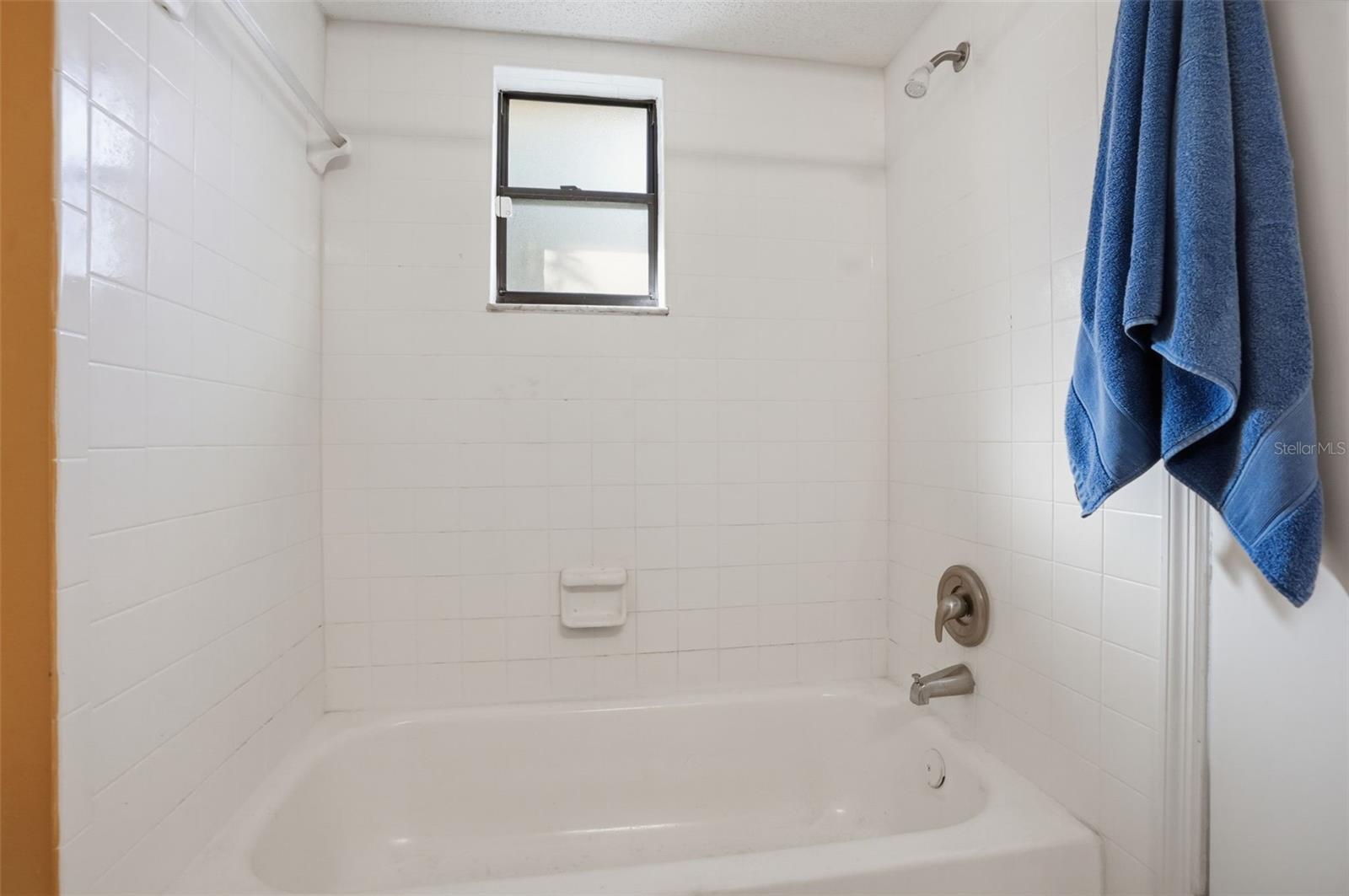 Listing photo id 27 for 2109 Deborah Drive