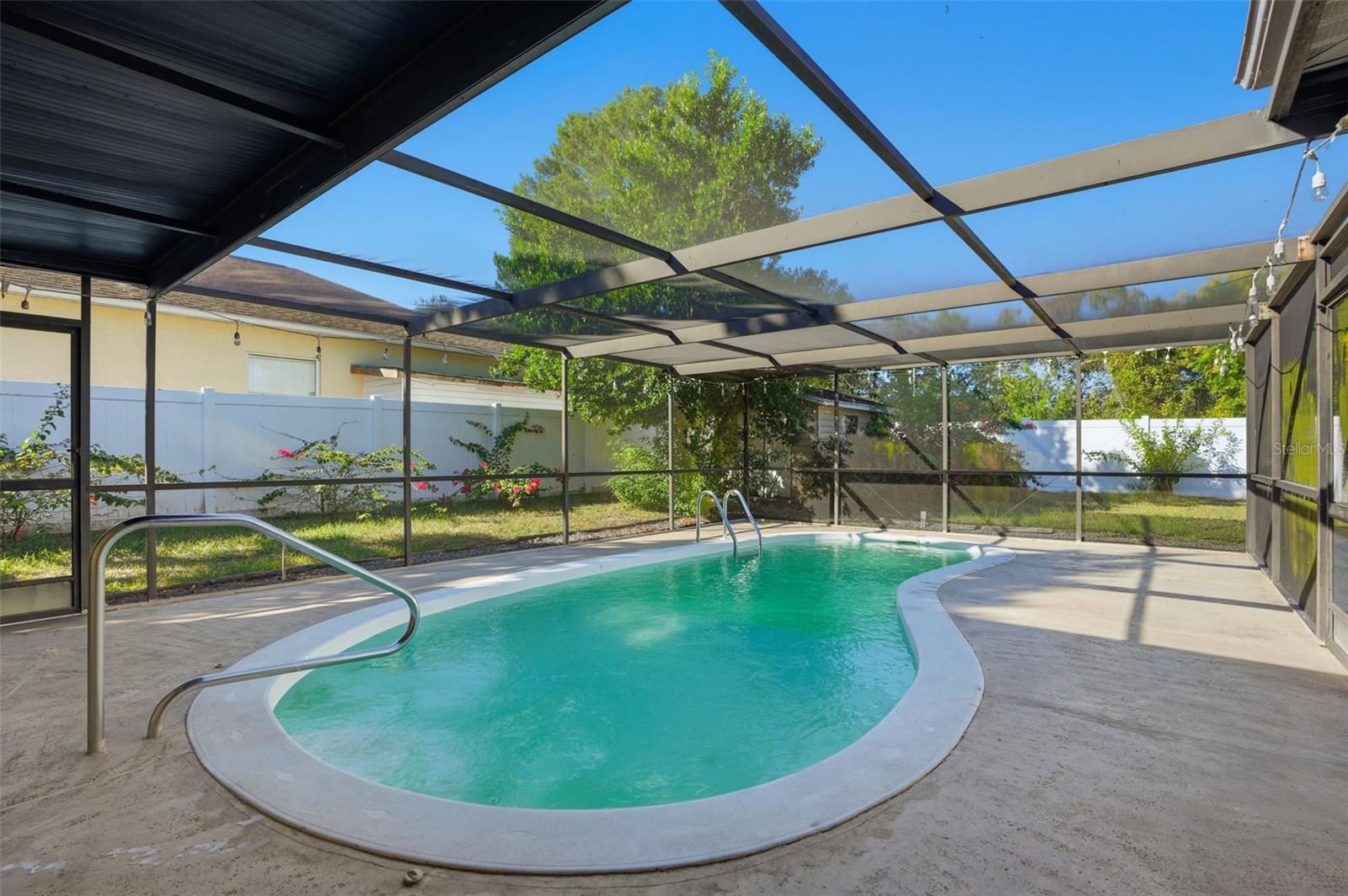 Listing photo id 28 for 2109 Deborah Drive