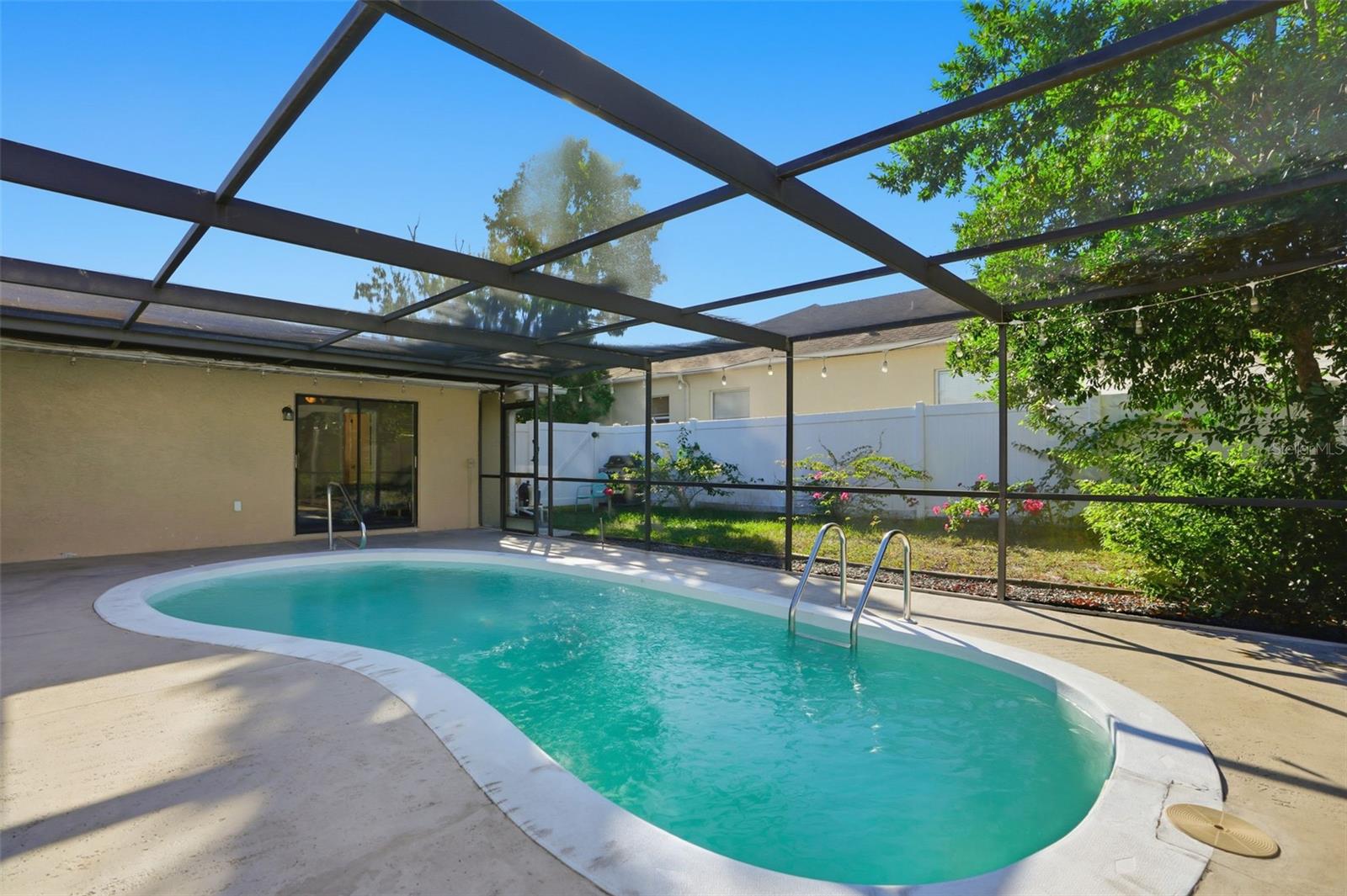 Listing photo id 29 for 2109 Deborah Drive