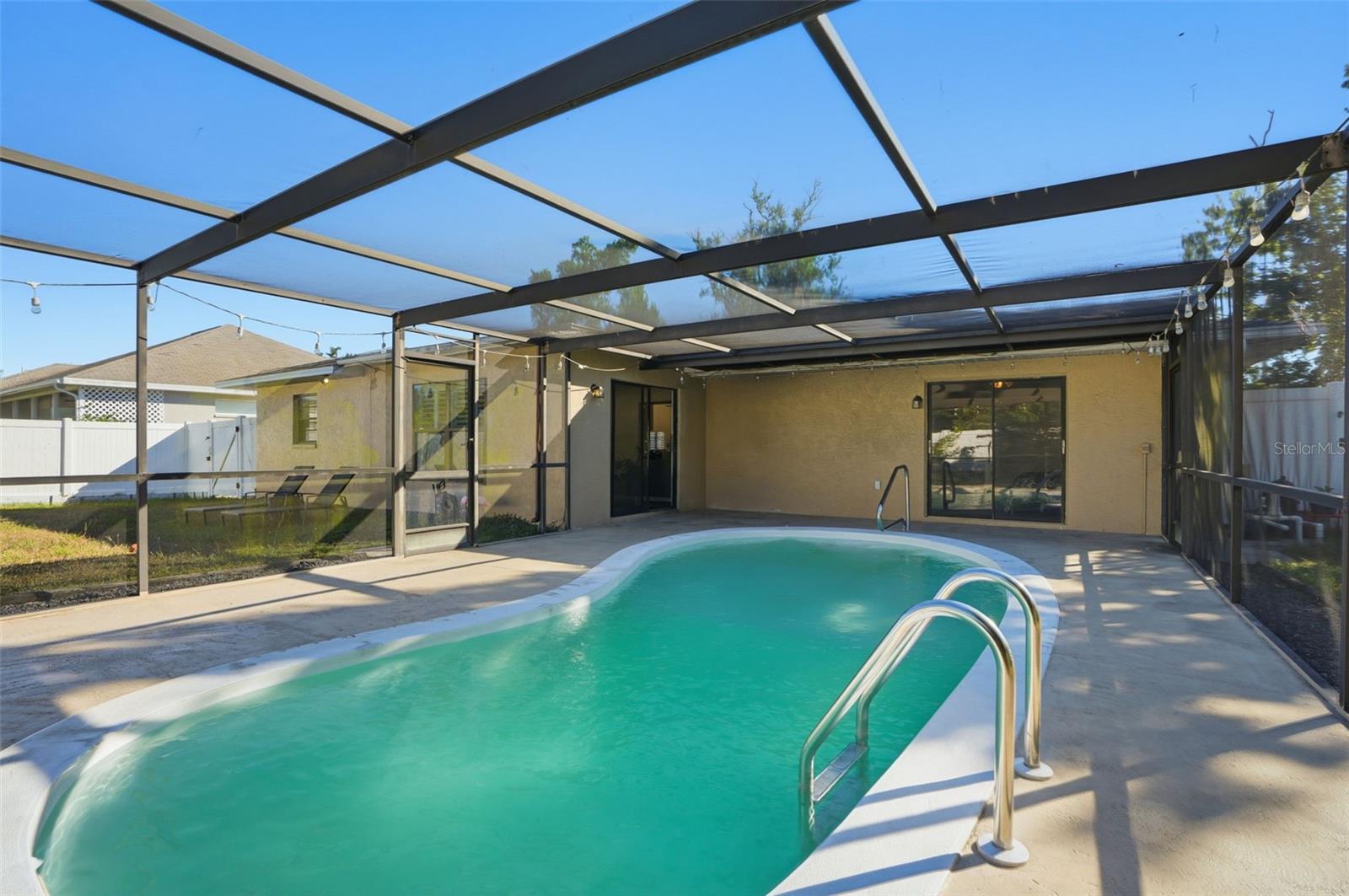 Listing photo id 31 for 2109 Deborah Drive