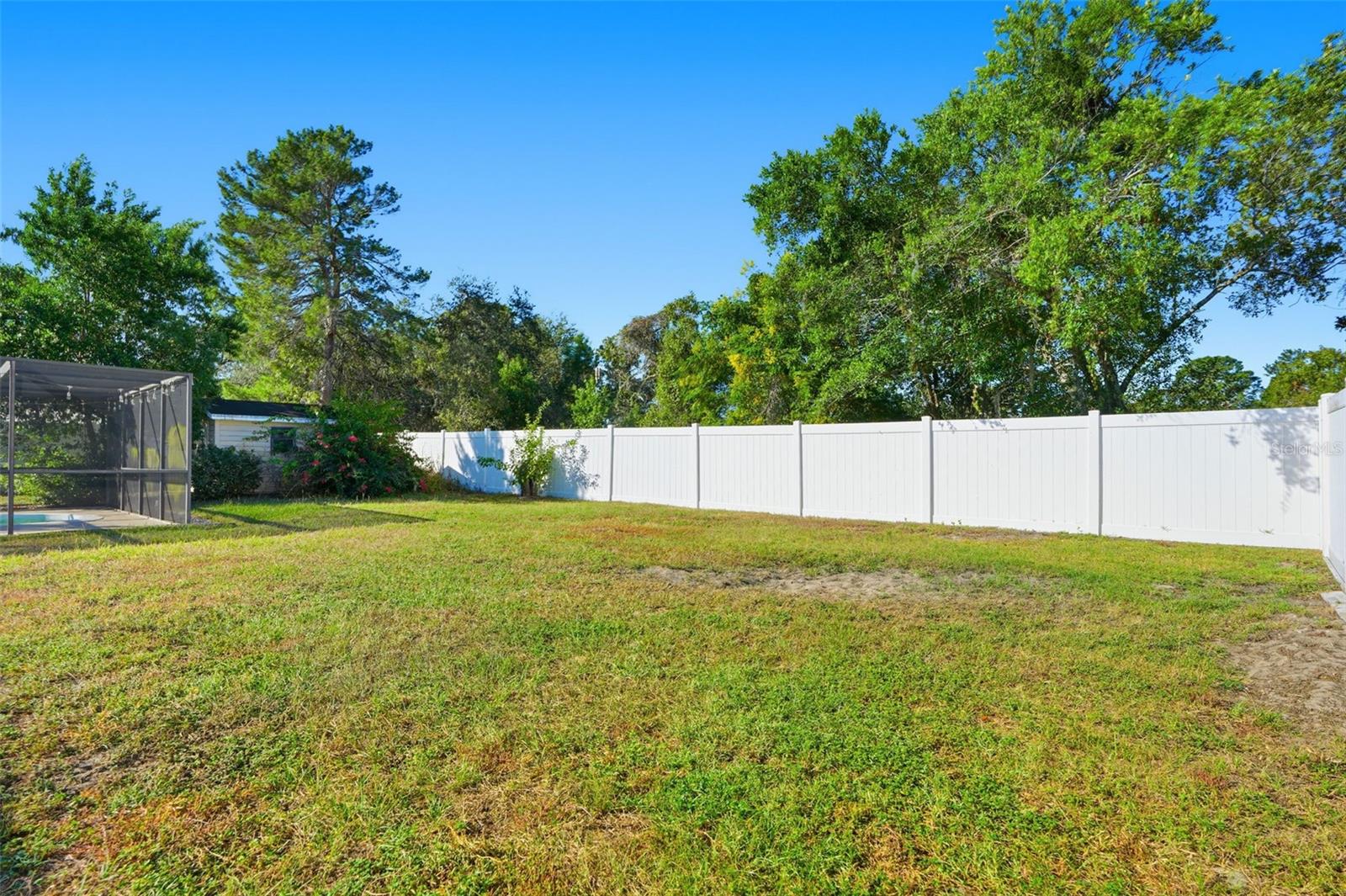 Listing photo id 34 for 2109 Deborah Drive