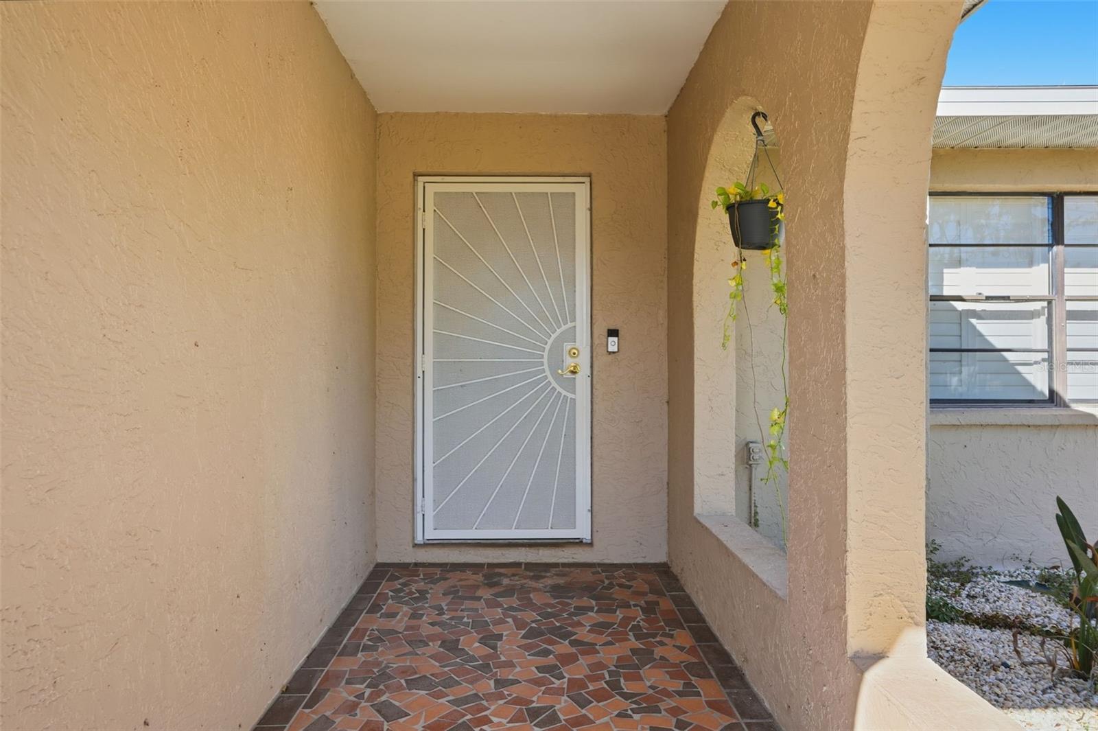 Listing photo id 3 for 2109 Deborah Drive