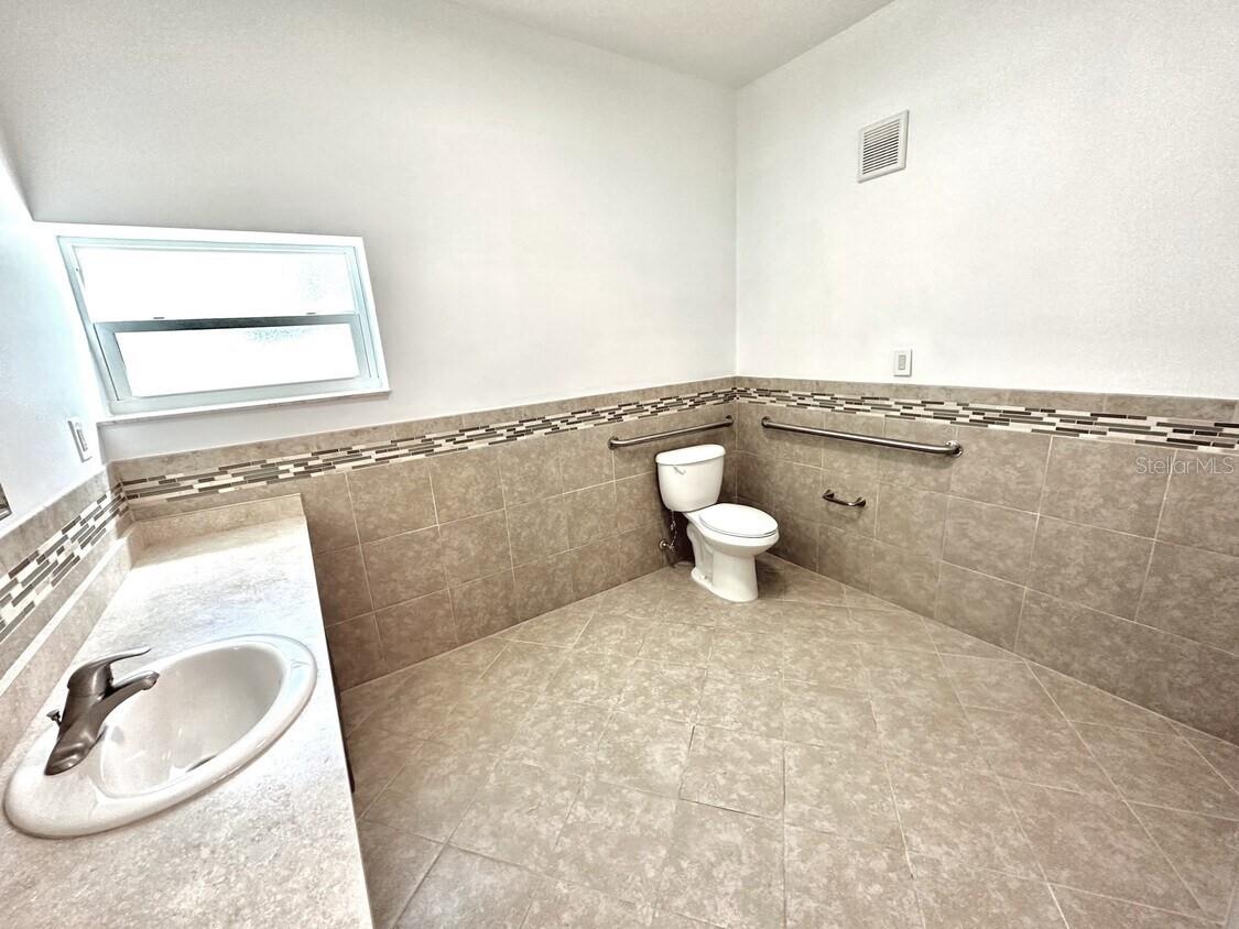 Image 11 of 19 For 1506 54th Avenue N