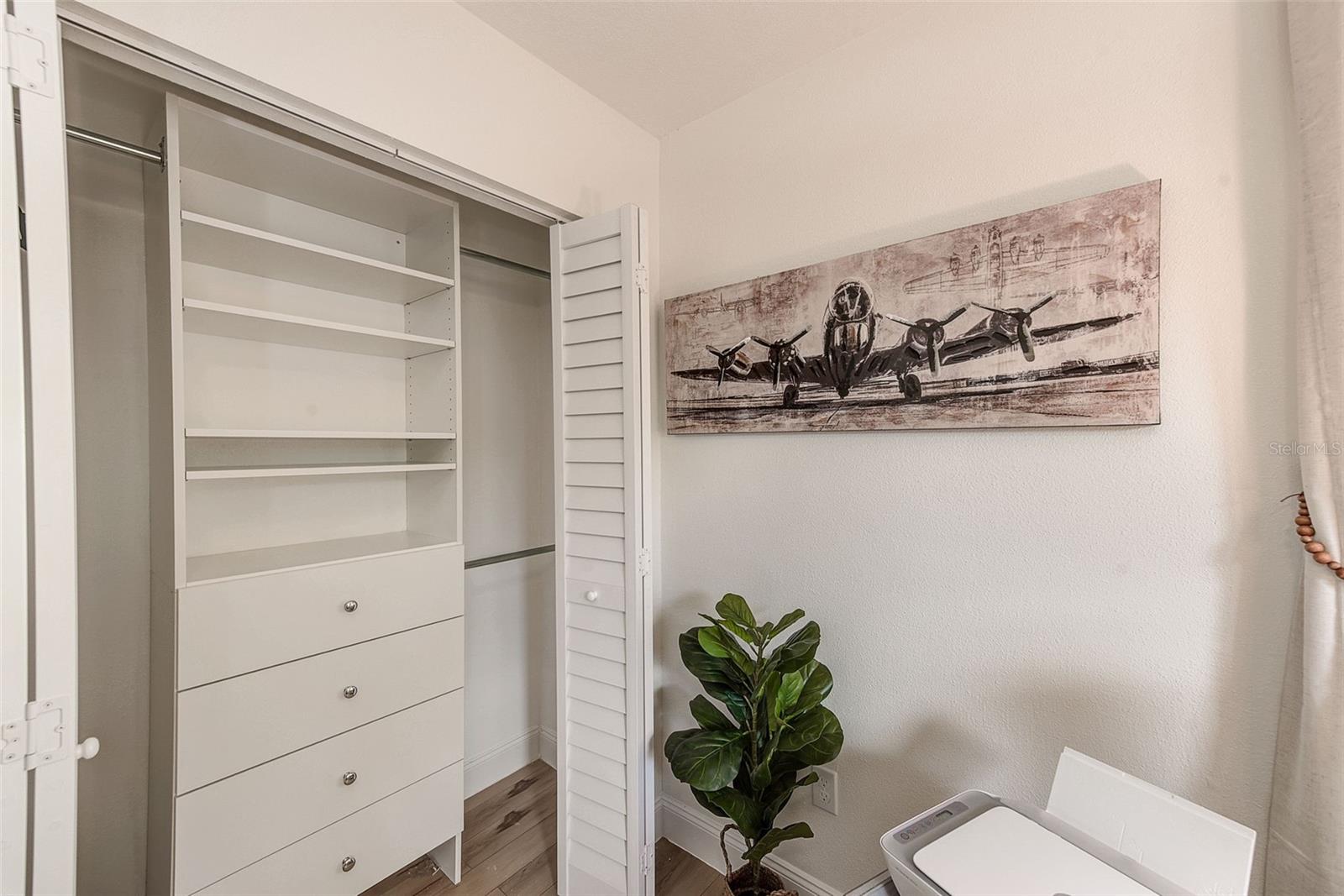 Image 21 of 33 For 4703 Wallace Avenue