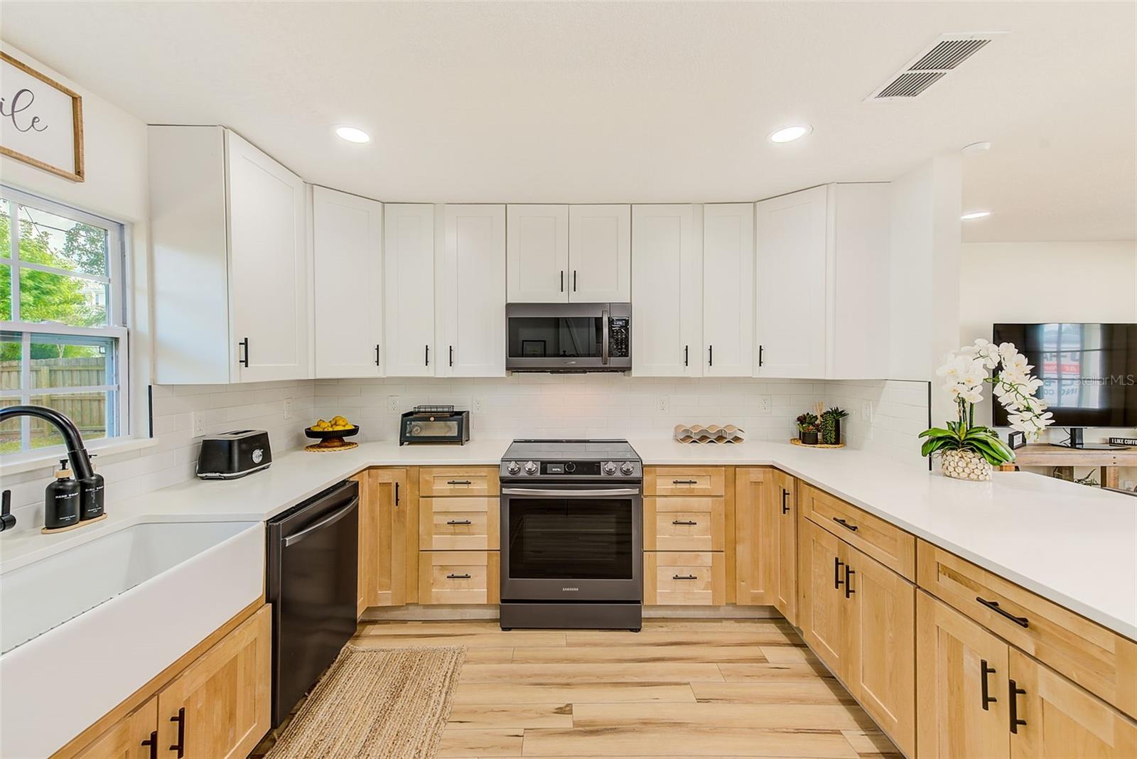 Image 6 of 33 For 4703 Wallace Avenue