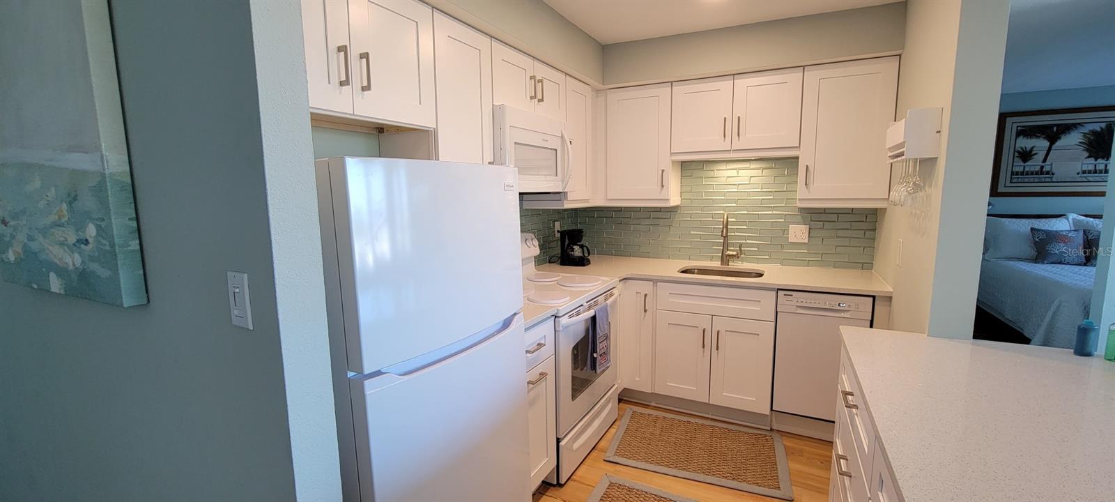 Image 3 of 28 For 632 Edgewater Drive 537