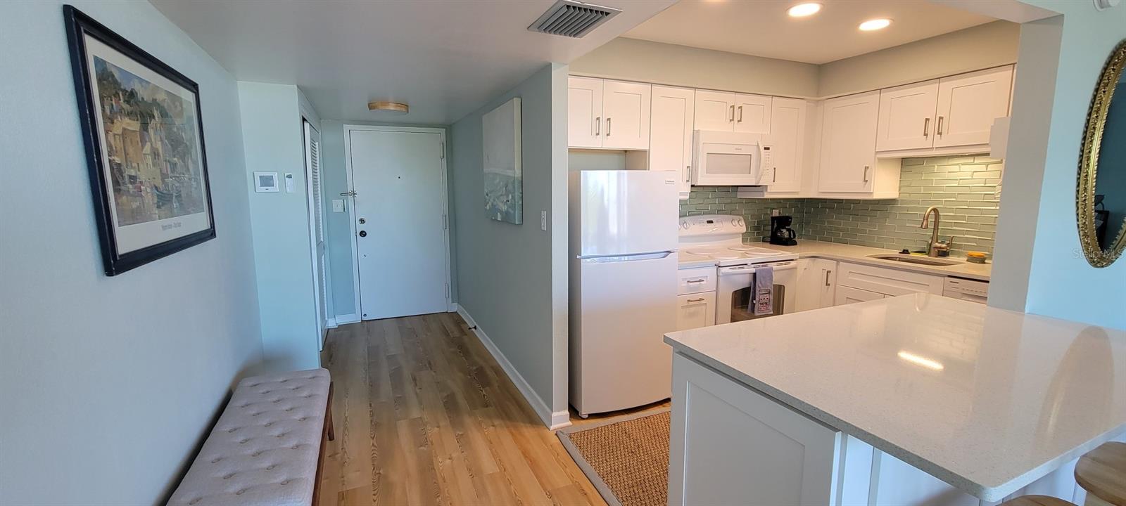 Image 4 of 28 For 632 Edgewater Drive 537