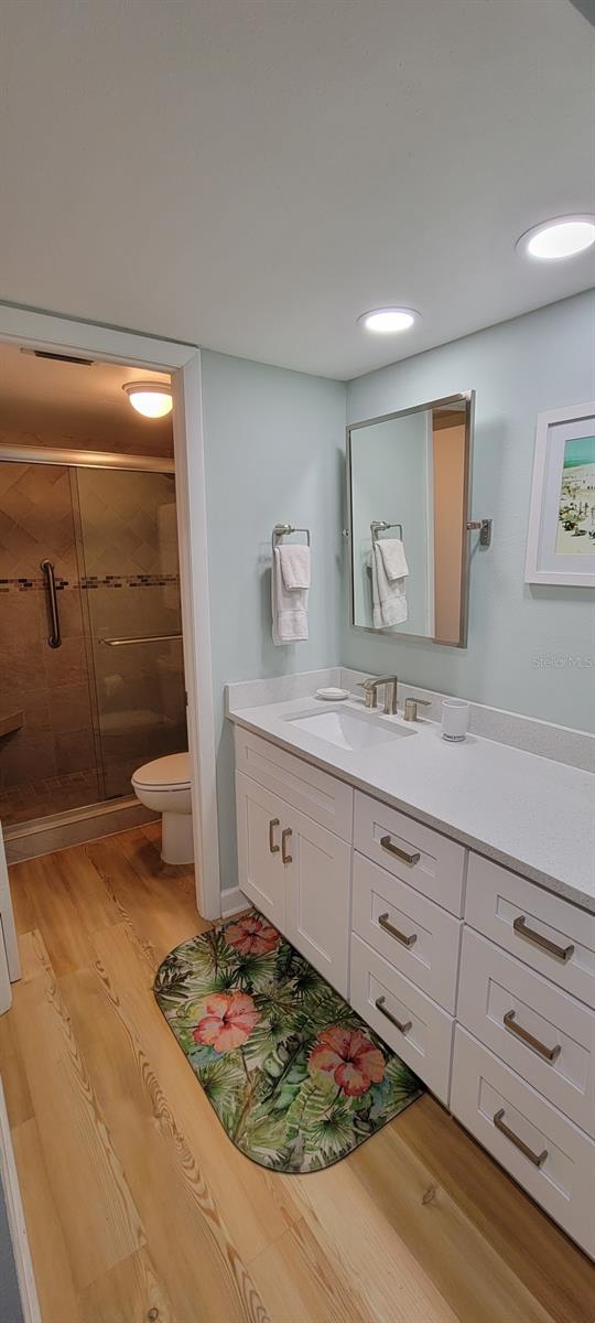 Image 8 of 28 For 632 Edgewater Drive 537