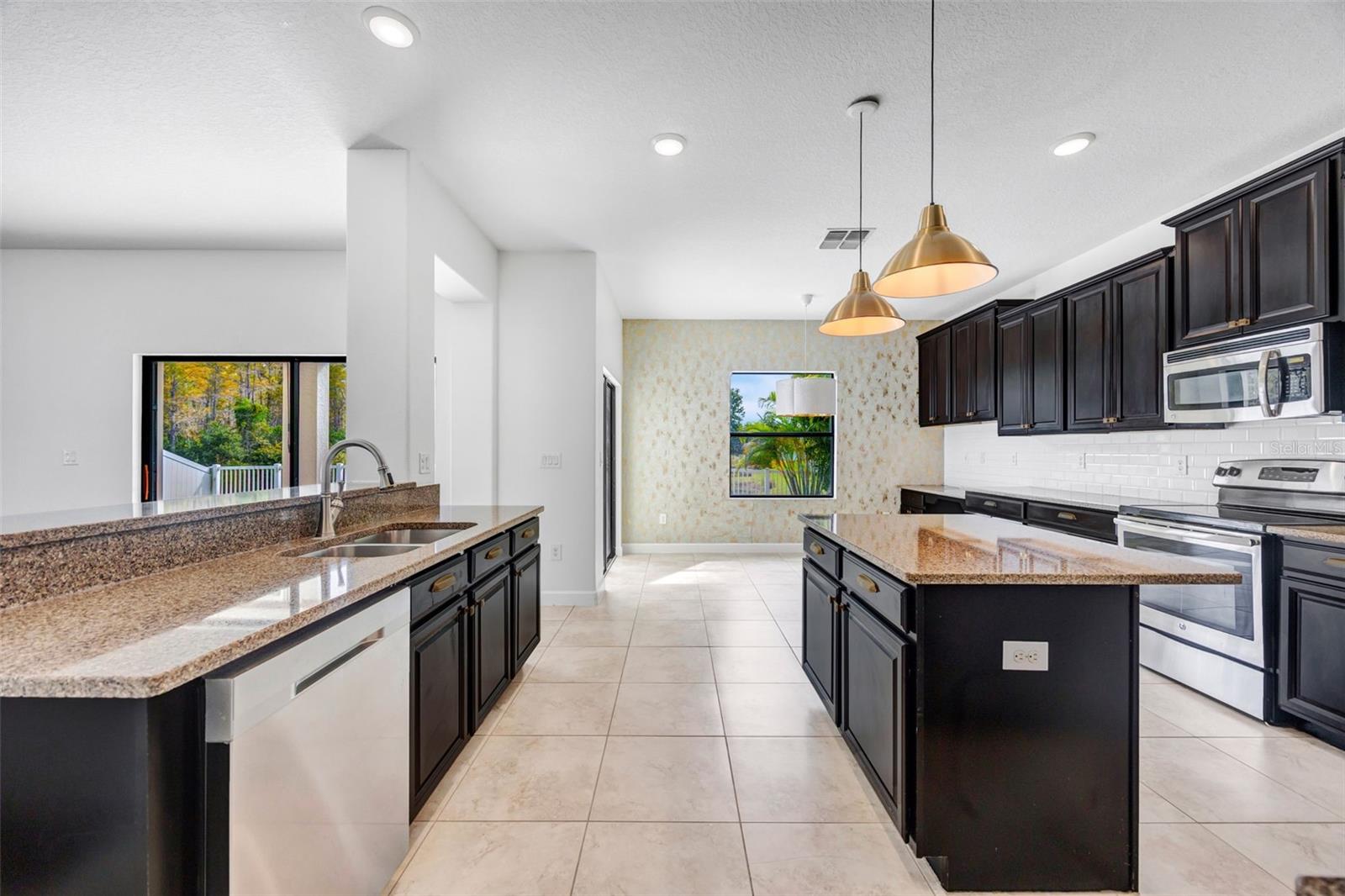 Image 14 of 75 For 19084 Shalott Court