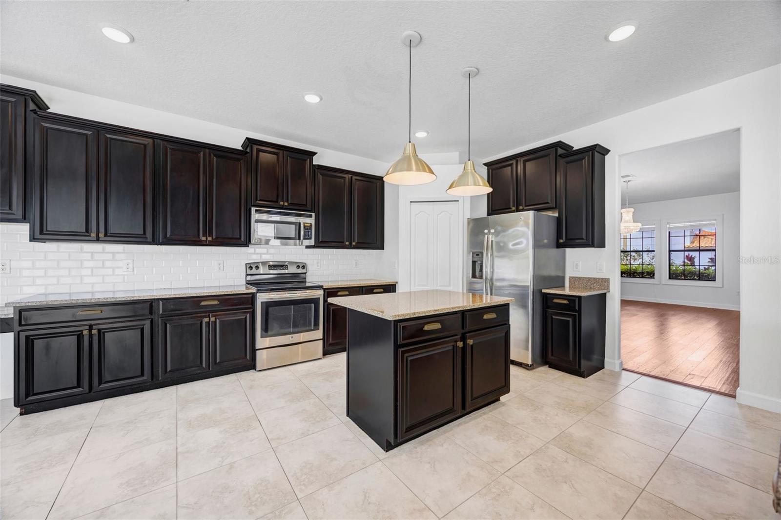 Image 16 of 75 For 19084 Shalott Court