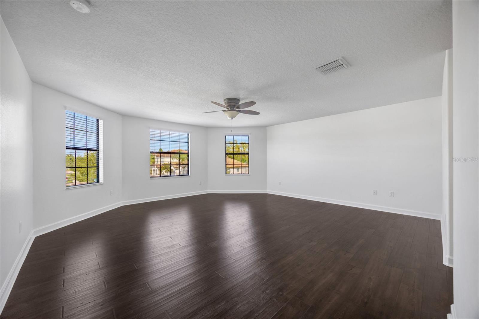 Image 28 of 75 For 19084 Shalott Court