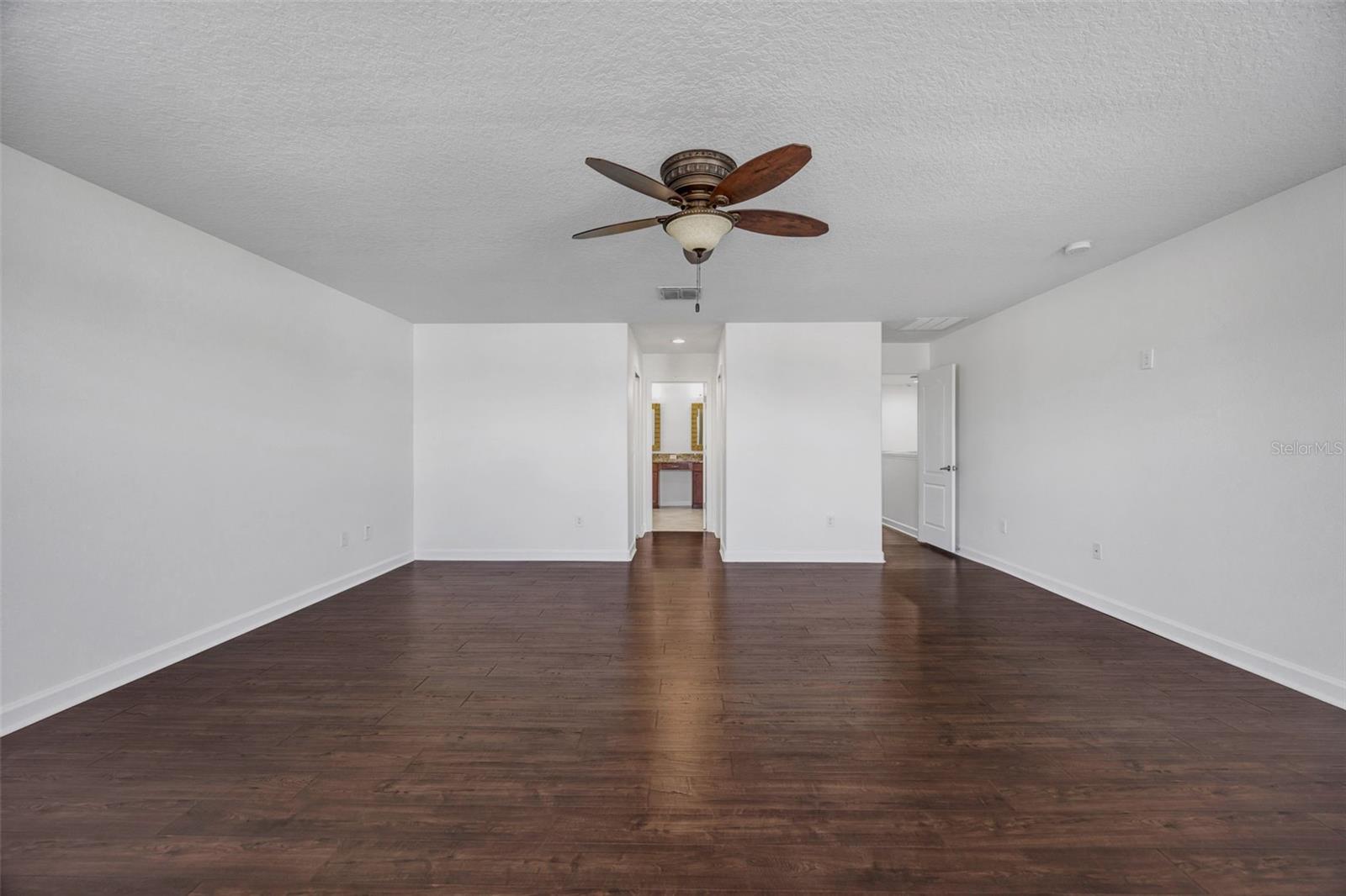 Image 29 of 75 For 19084 Shalott Court