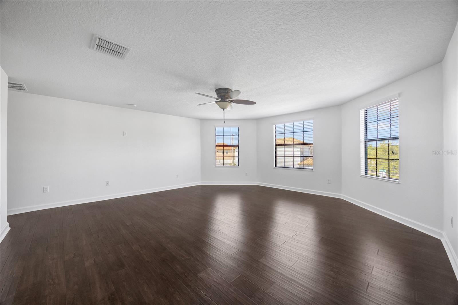 Image 30 of 75 For 19084 Shalott Court