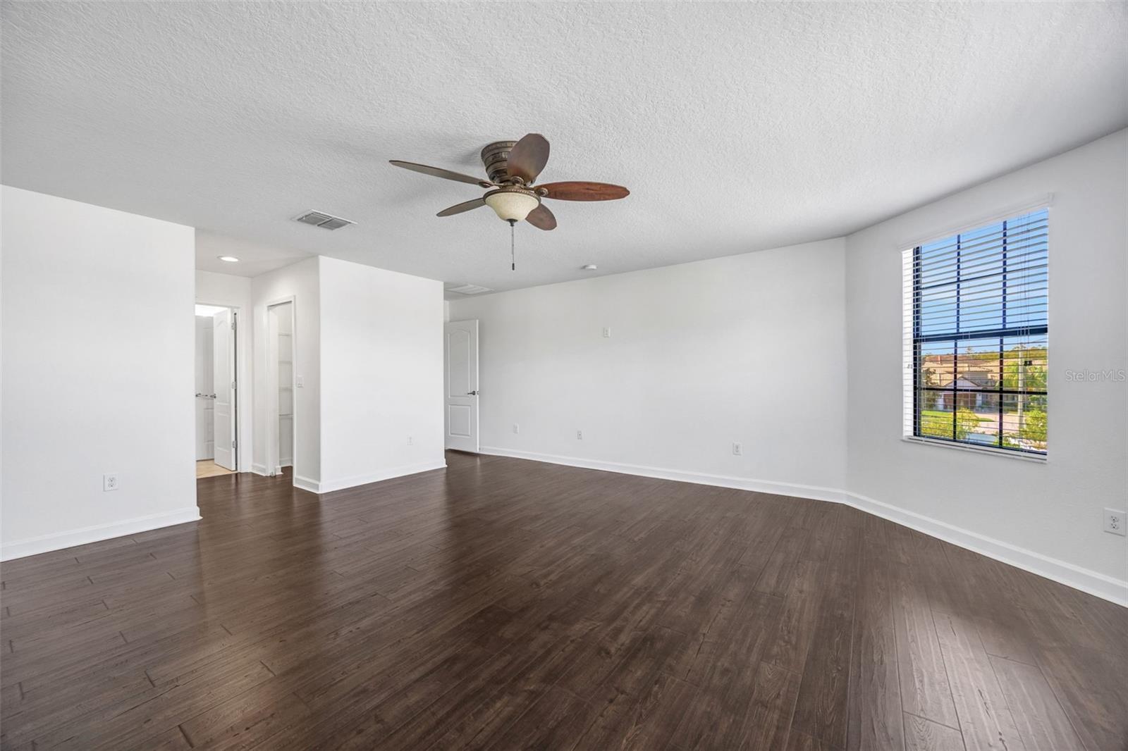 Image 31 of 75 For 19084 Shalott Court