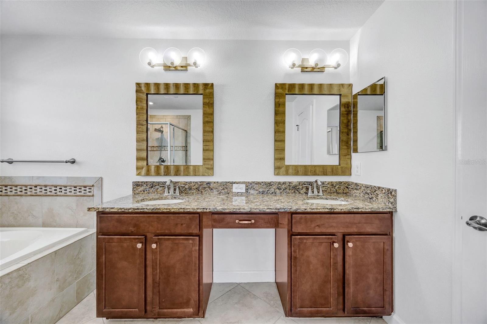 Image 32 of 75 For 19084 Shalott Court