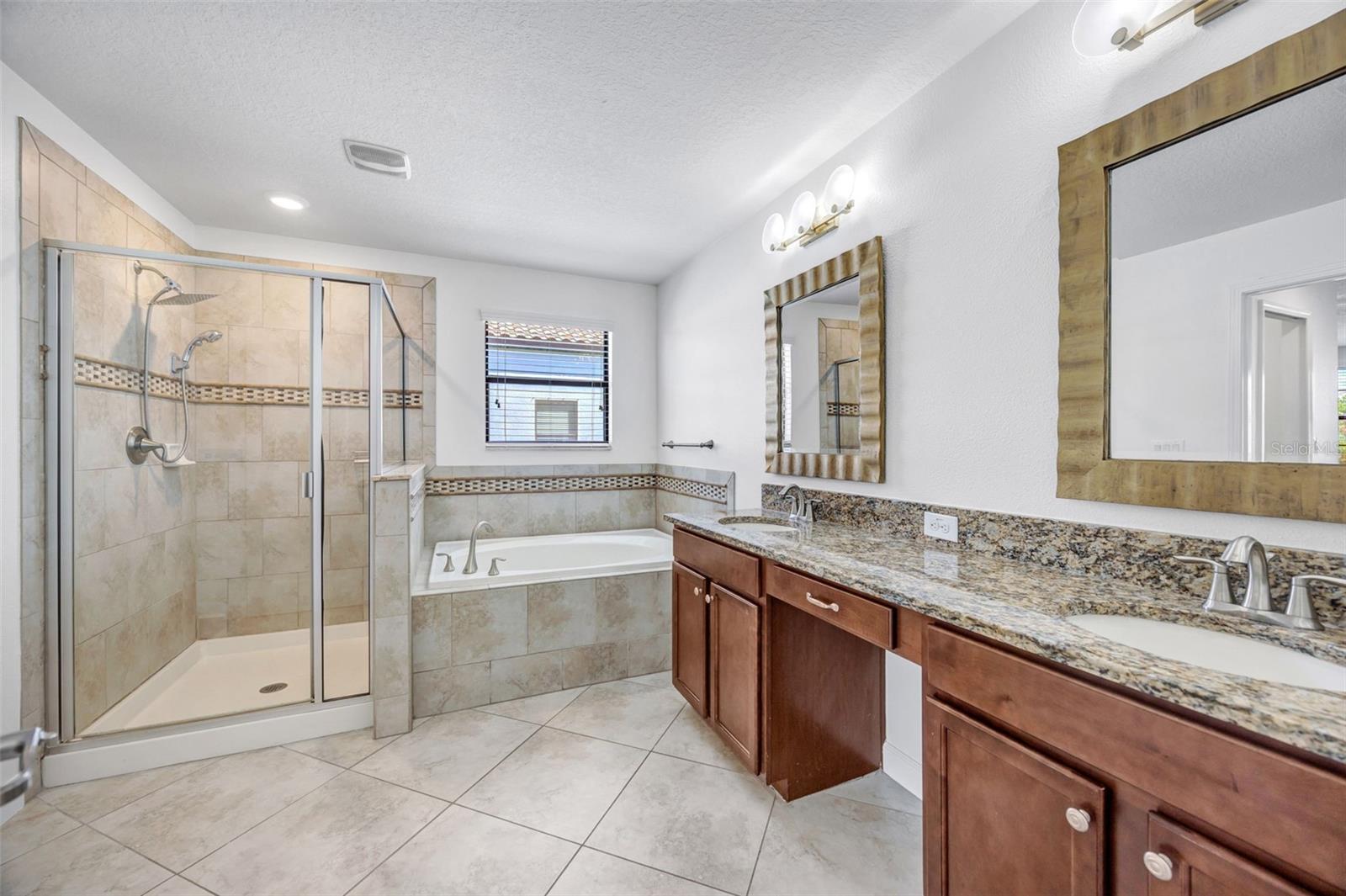 Image 34 of 75 For 19084 Shalott Court