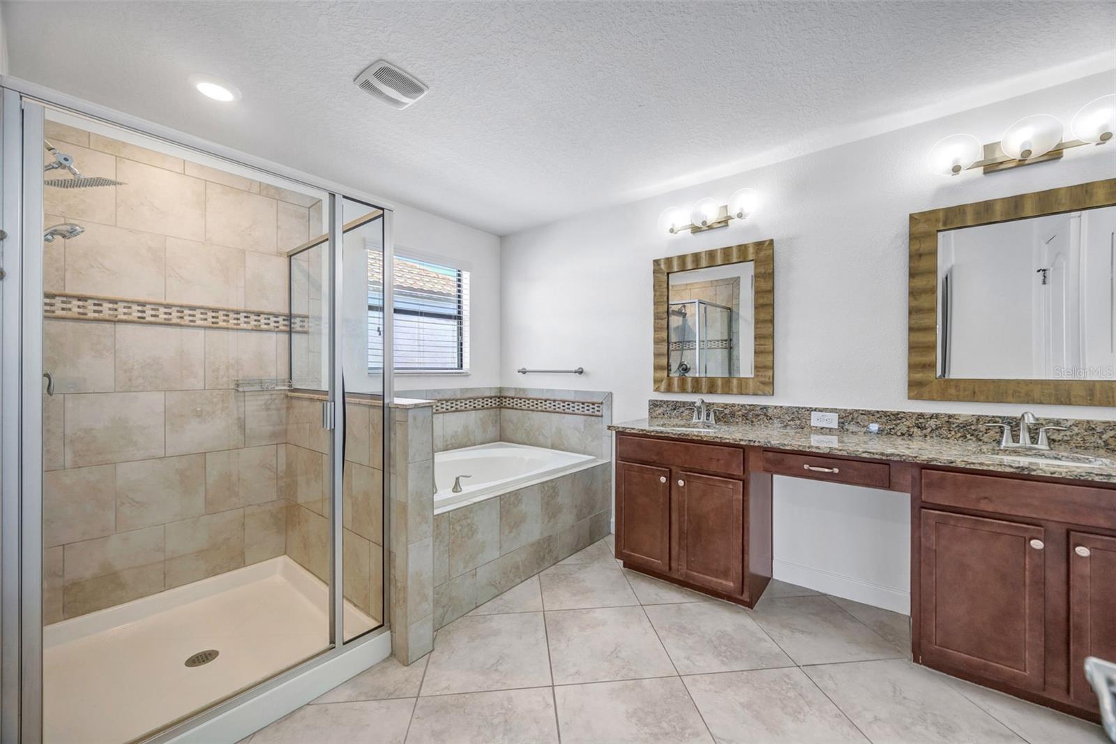 Image 35 of 75 For 19084 Shalott Court