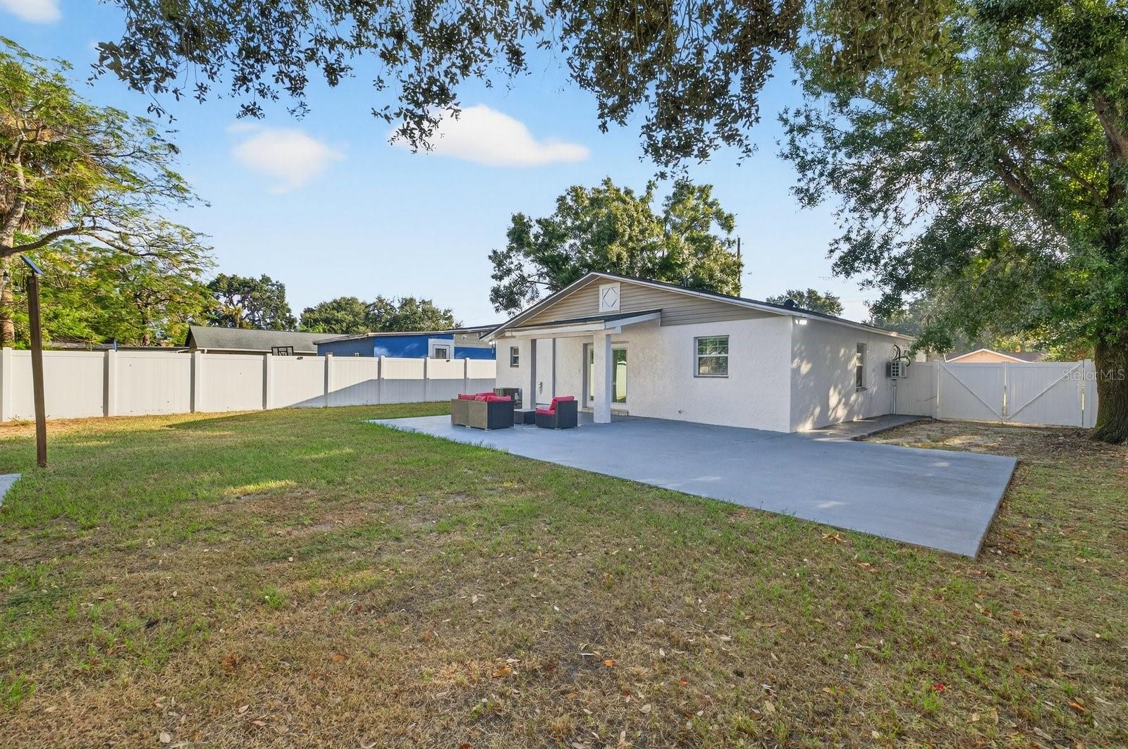 Image 23 of 29 For 4208 Hubert Avenue