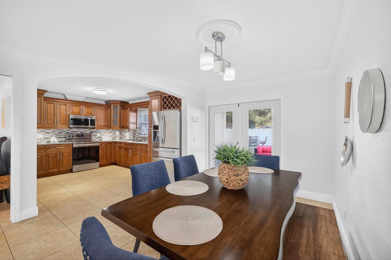 Image 7 of 29 For 4208 Hubert Avenue