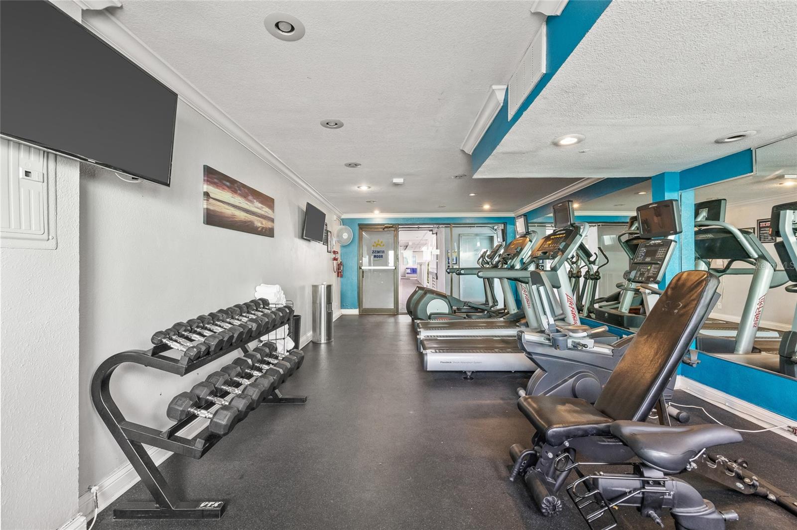 Image 22 of 56 For 10650 Gulf Boulevard 541