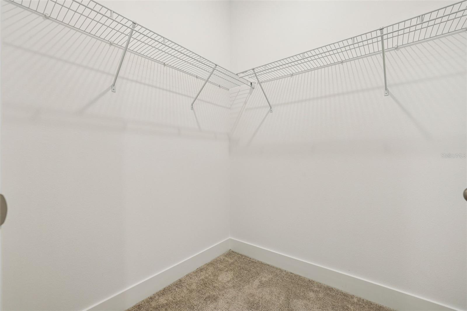 Image 10 of 39 For 15429 Hamlin Park Drive