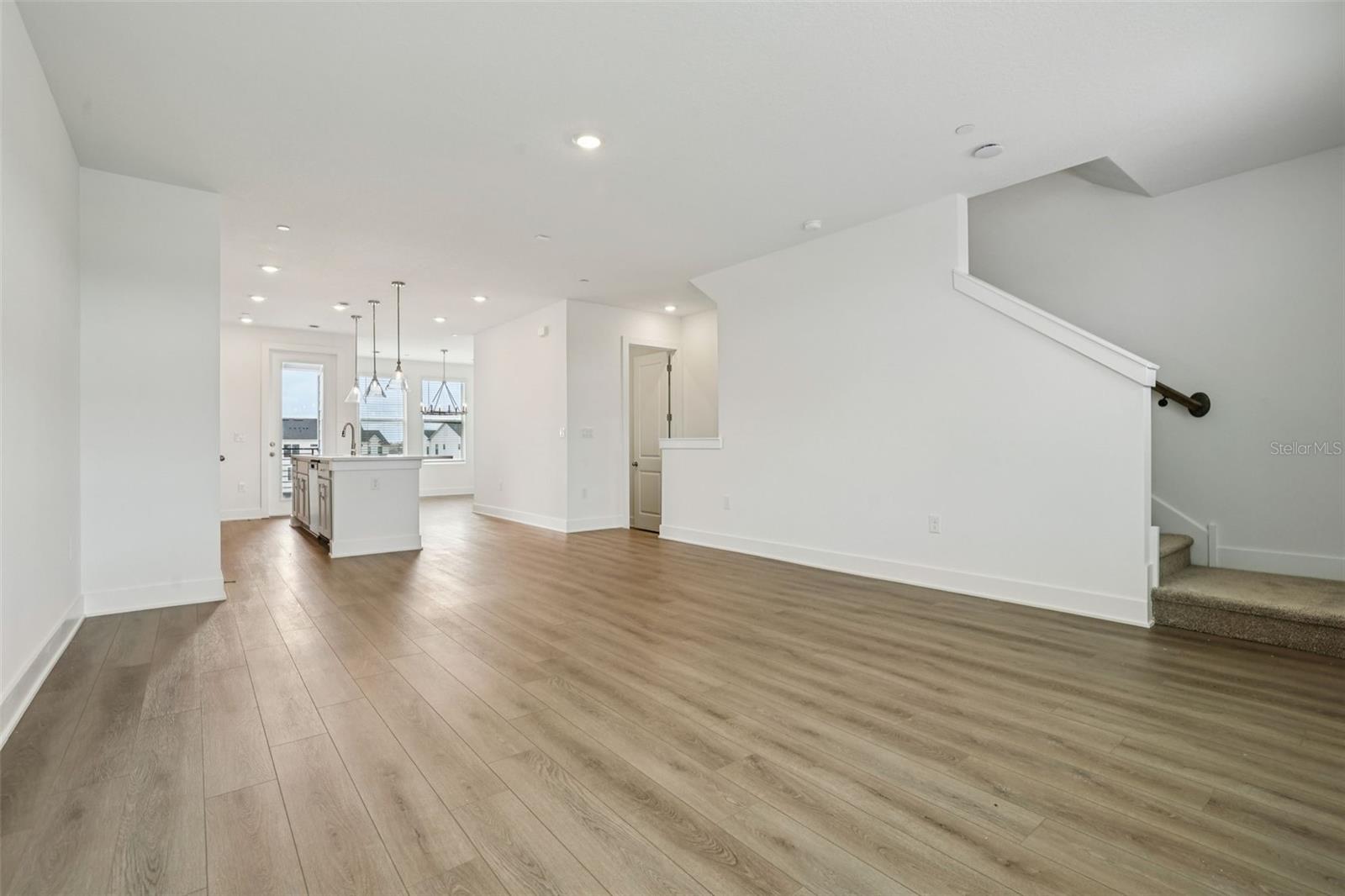 Image 13 of 39 For 15429 Hamlin Park Drive