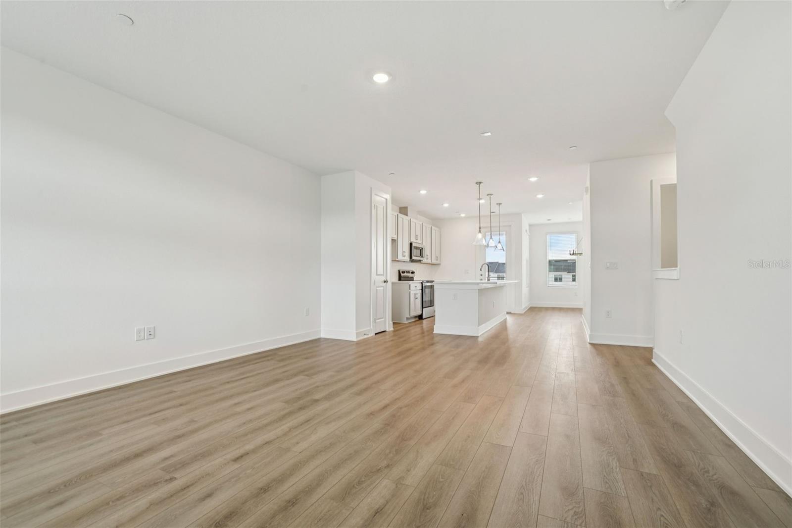 Image 15 of 39 For 15429 Hamlin Park Drive