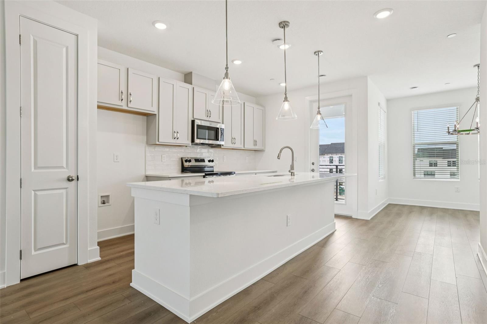 Image 19 of 39 For 15429 Hamlin Park Drive