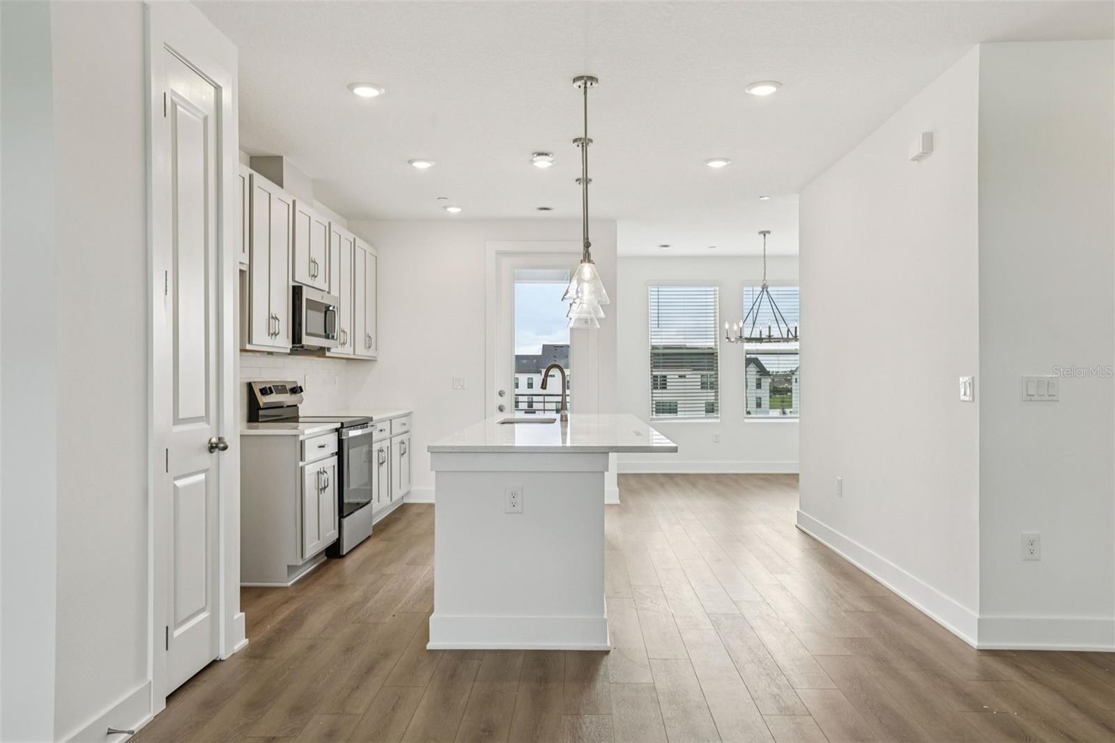 Image 20 of 39 For 15429 Hamlin Park Drive