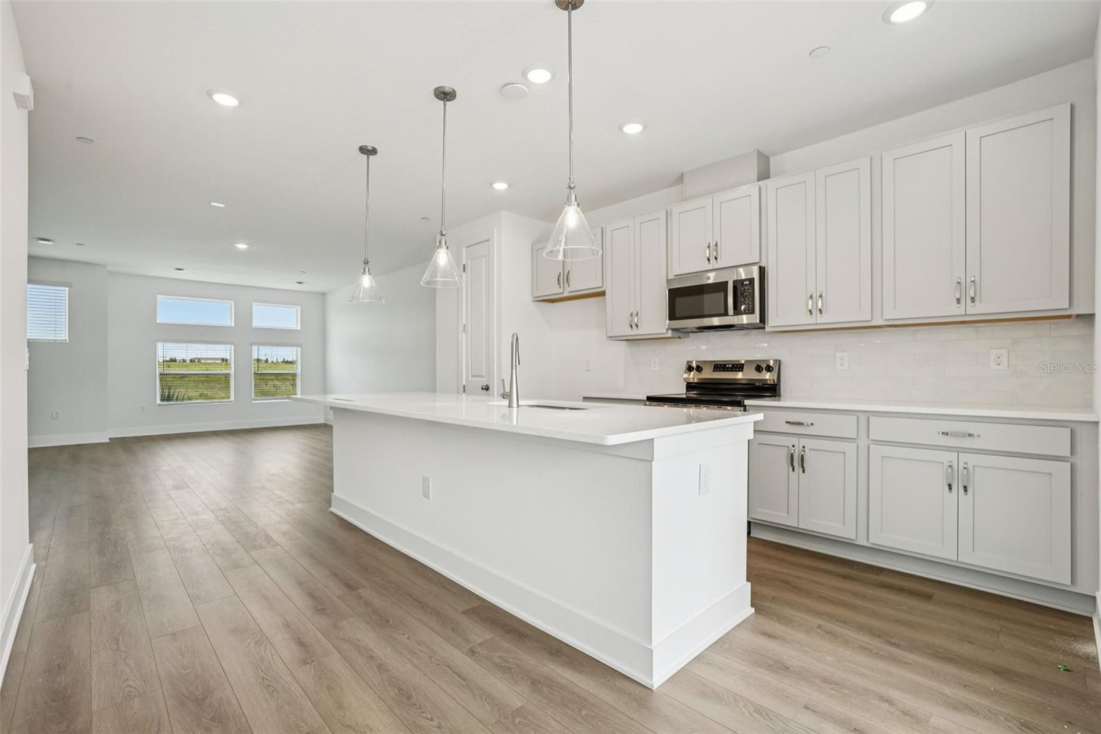 Image 21 of 39 For 15429 Hamlin Park Drive