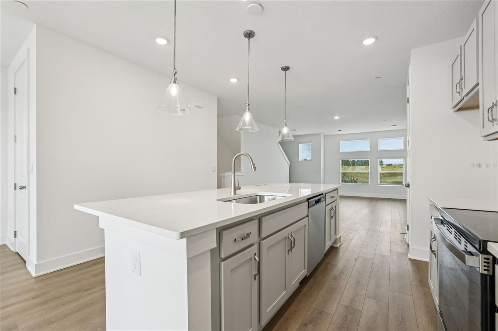 Image 22 of 39 For 15429 Hamlin Park Drive