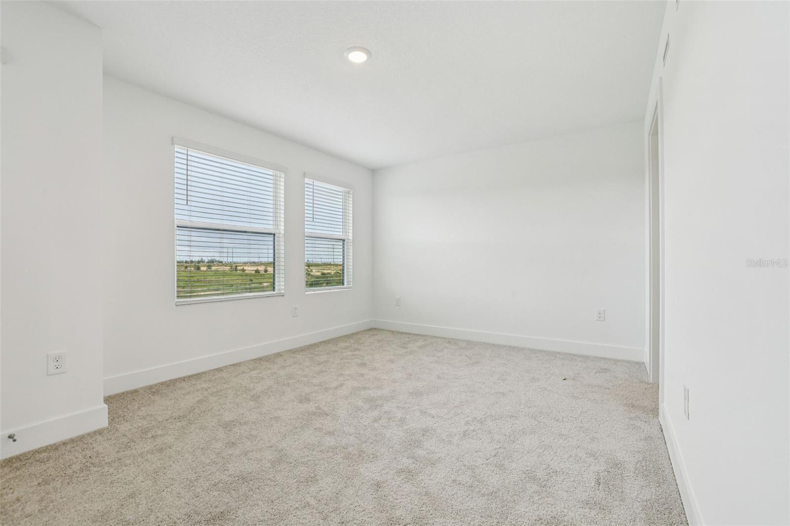 Image 27 of 39 For 15429 Hamlin Park Drive