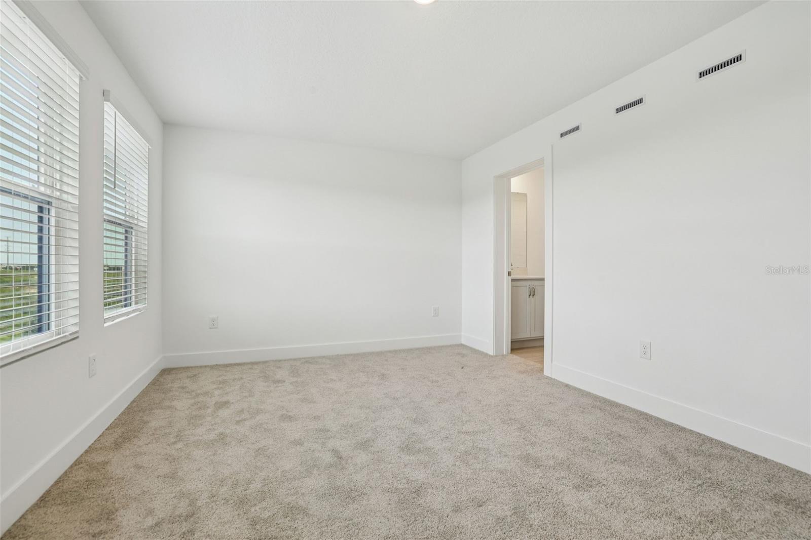 Image 28 of 39 For 15429 Hamlin Park Drive