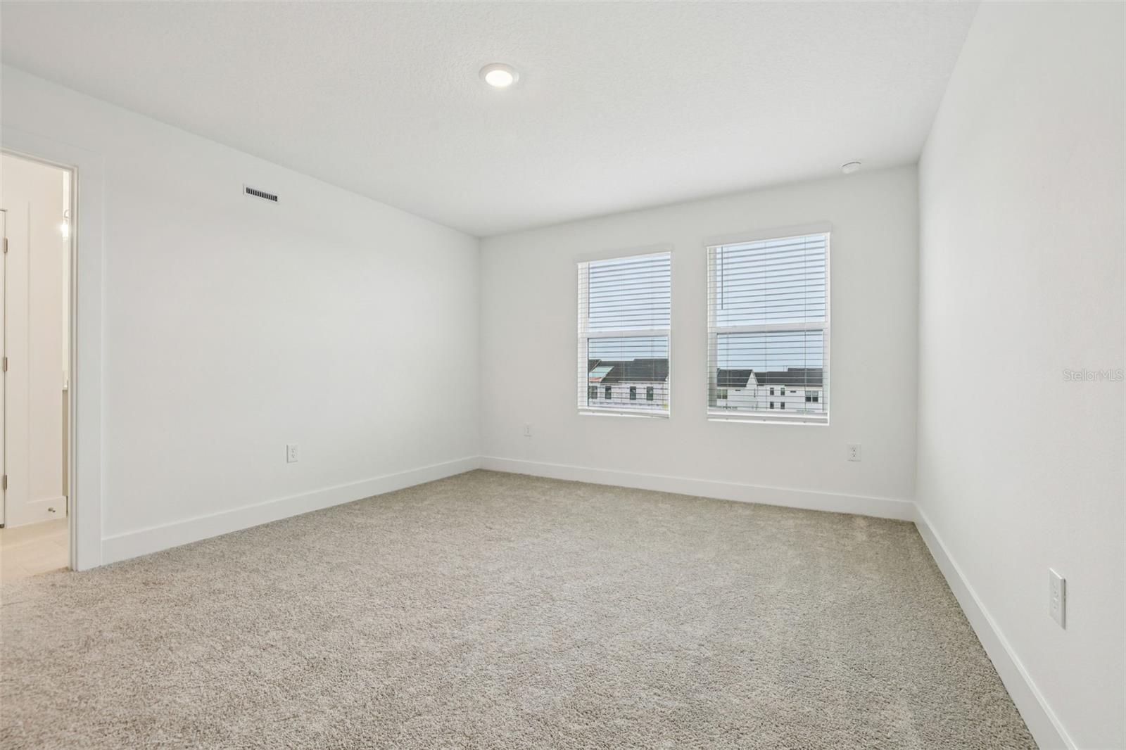 Image 33 of 39 For 15429 Hamlin Park Drive
