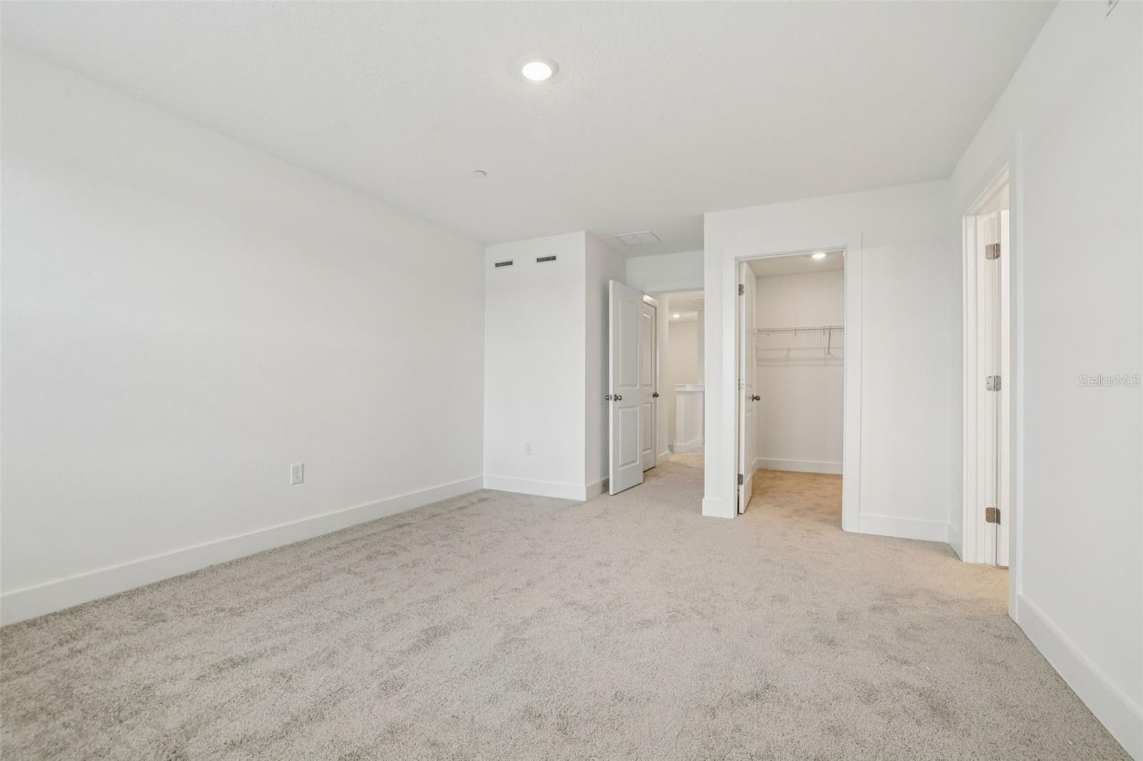 Image 34 of 39 For 15429 Hamlin Park Drive