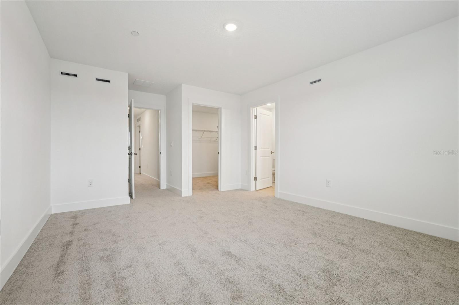 Image 35 of 39 For 15429 Hamlin Park Drive