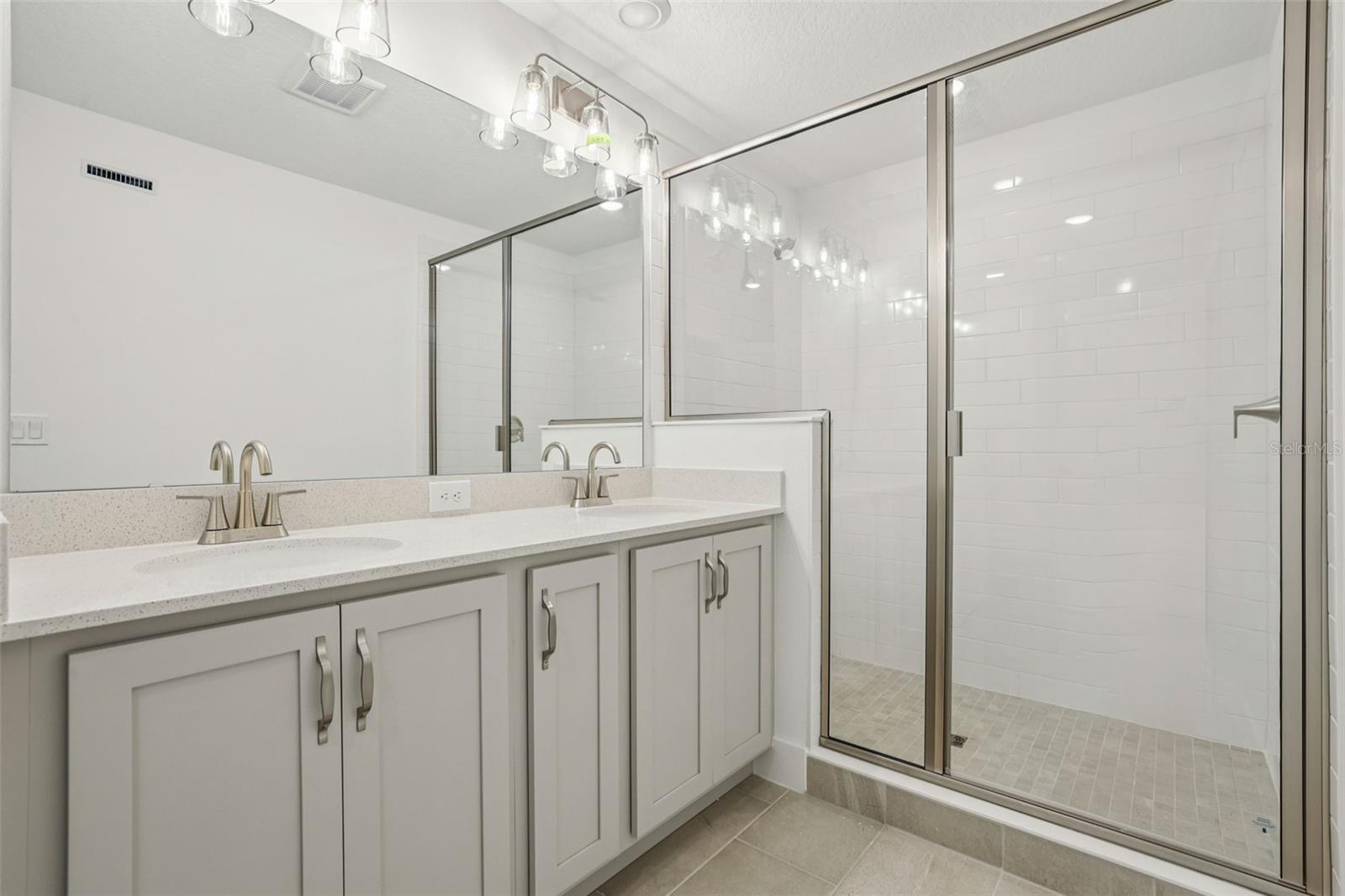 Image 37 of 39 For 15429 Hamlin Park Drive