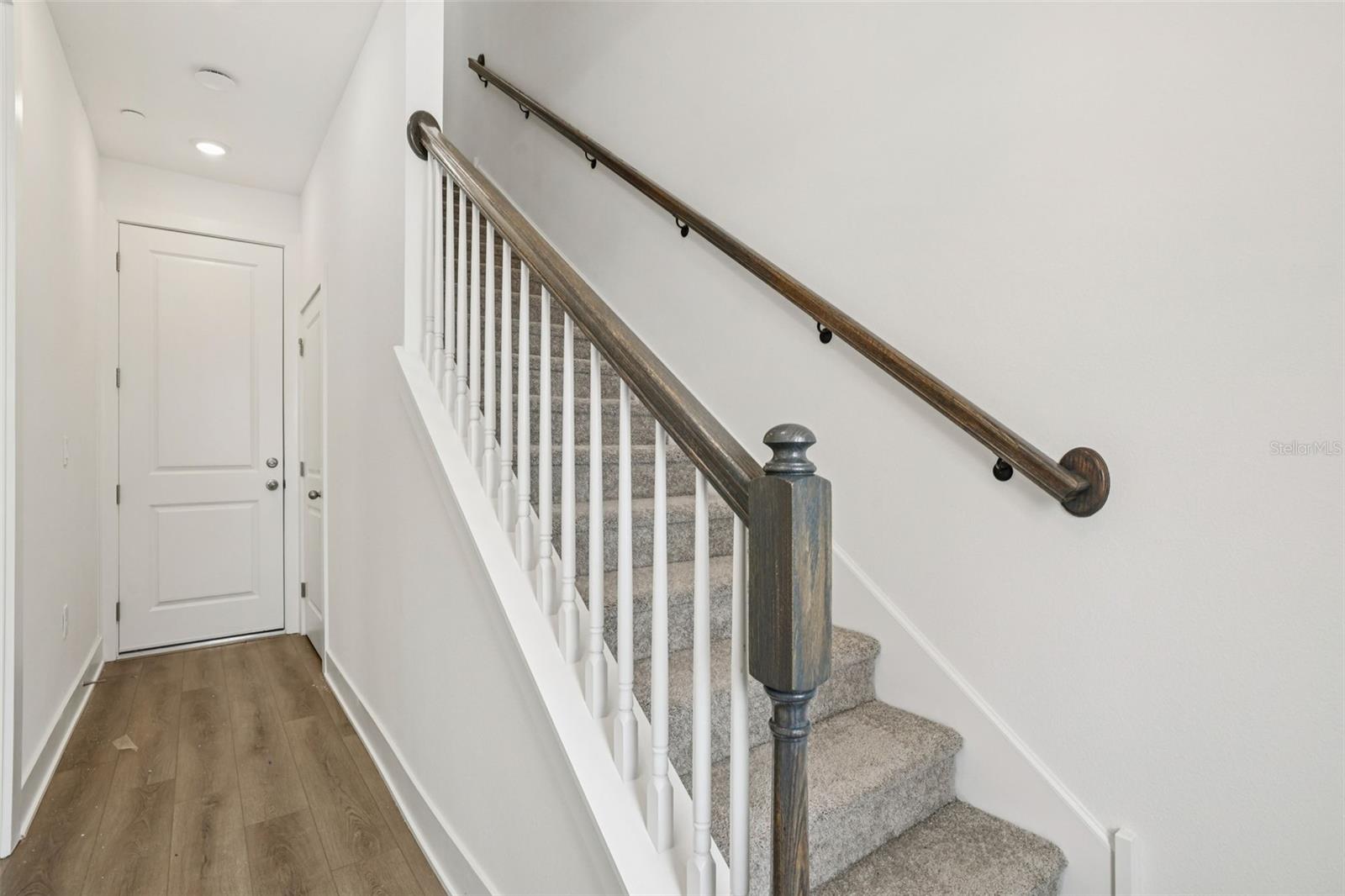 Image 6 of 39 For 15429 Hamlin Park Drive