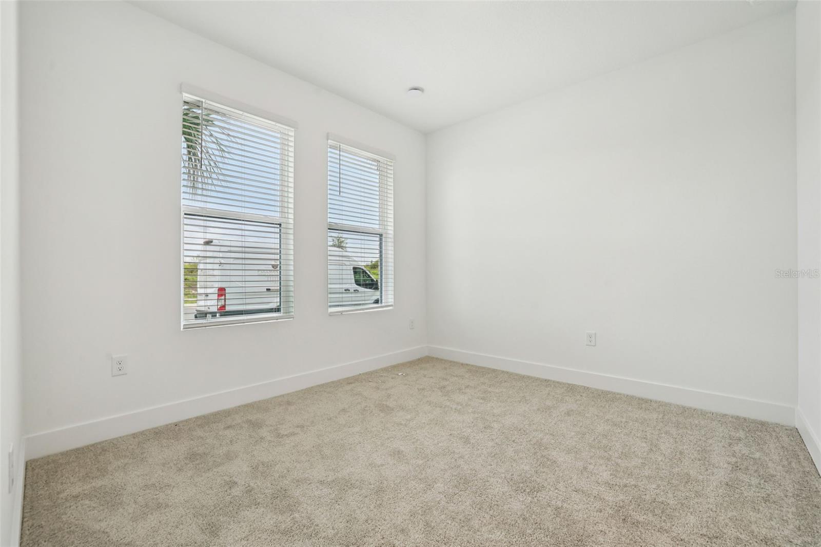 Image 7 of 39 For 15429 Hamlin Park Drive