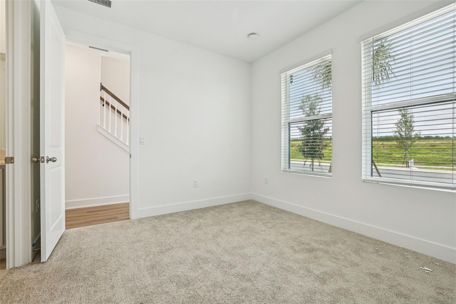 Image 9 of 39 For 15429 Hamlin Park Drive