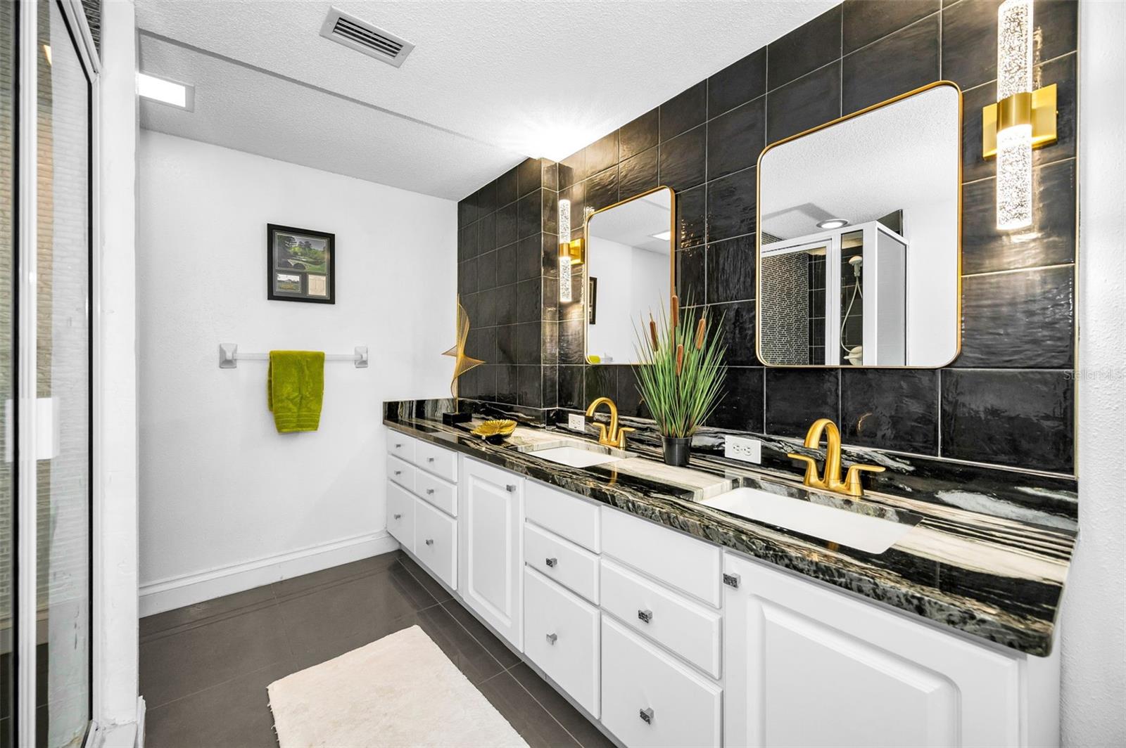 Image 68 of 93 For 36750 Us Highway 19  22-202