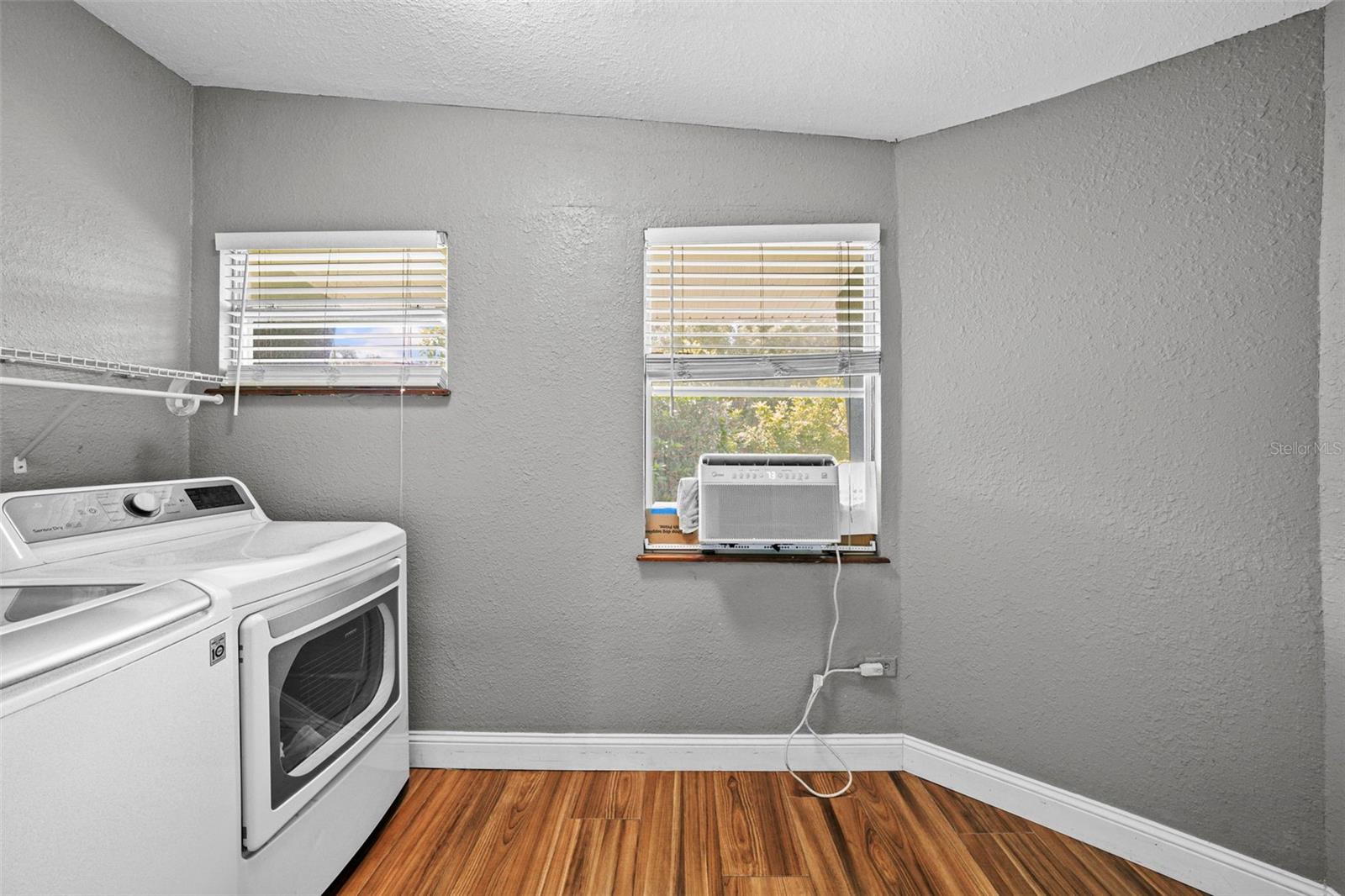 Image 26 of 36 For 2519 Emma Circle